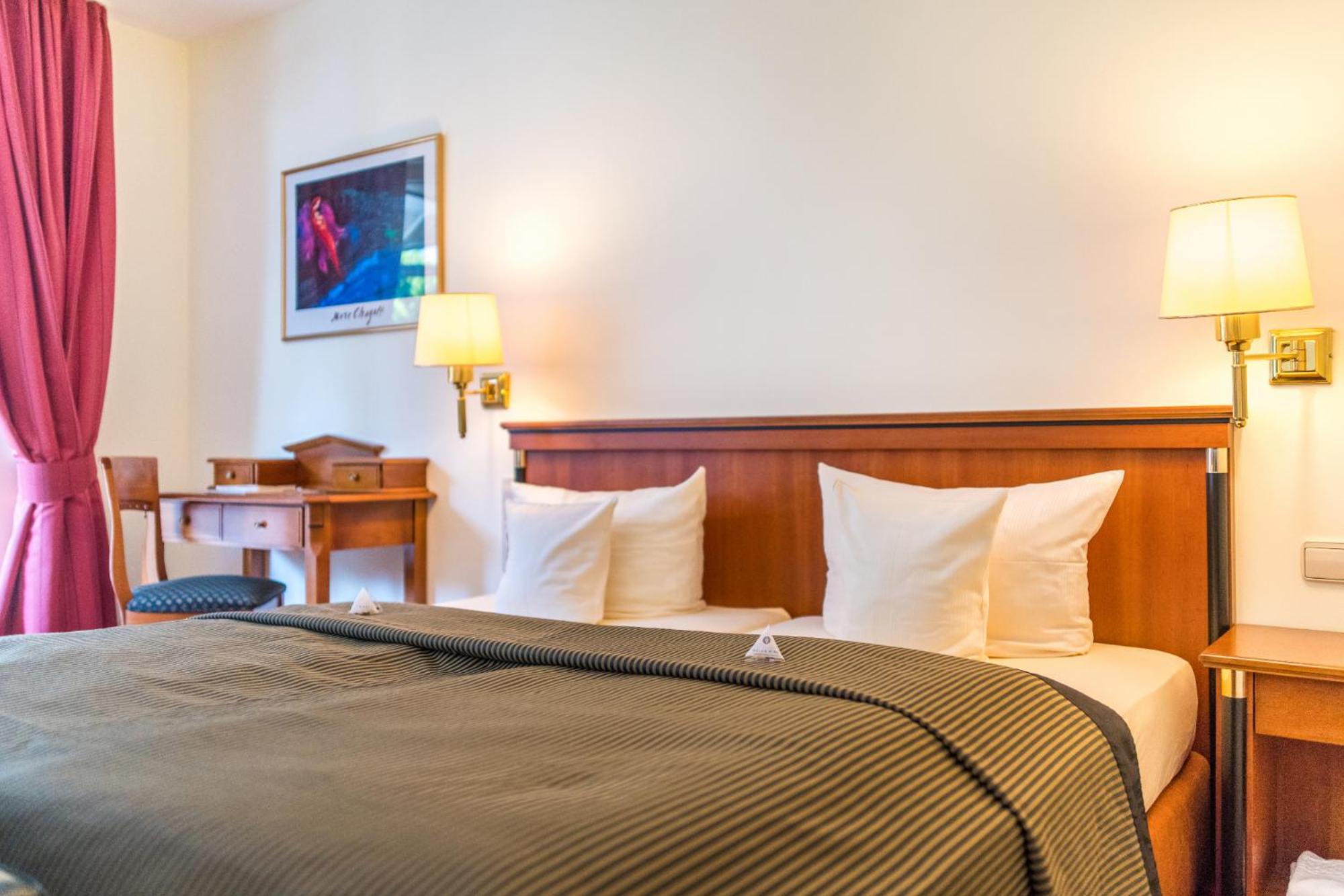 Superior Double Room with southfacing balcony photo 2