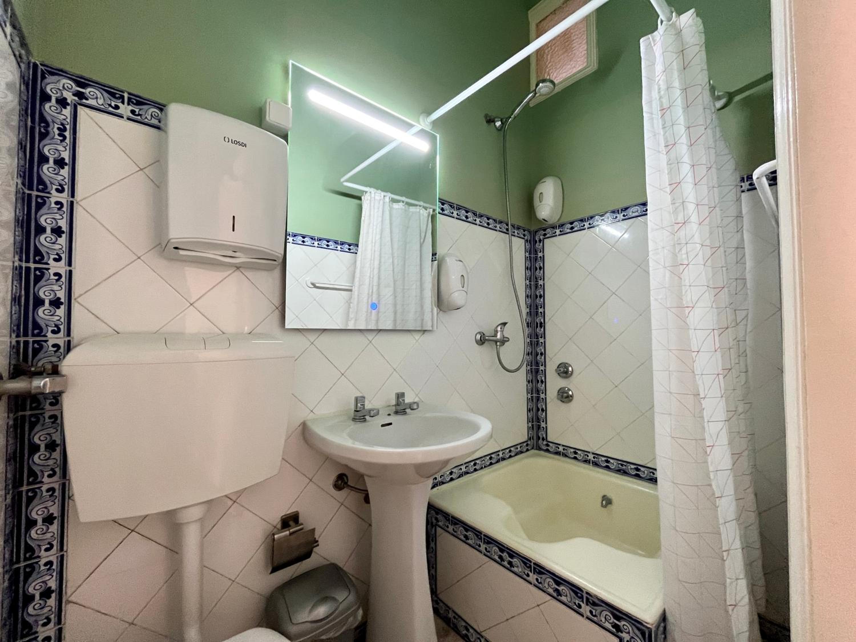Double Room with Shared Bathroom photo 3