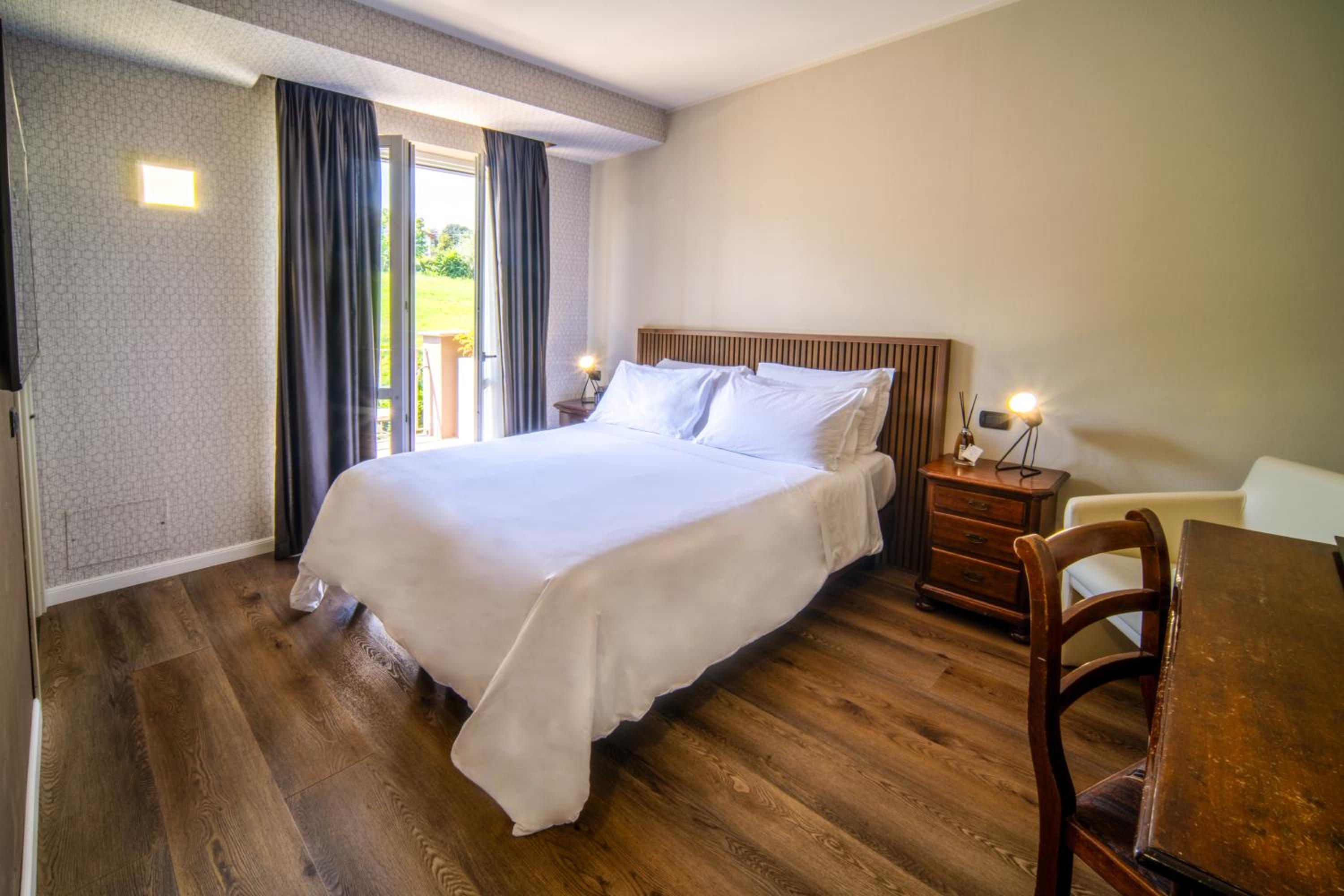 Standard Double or Twin Room photo 2