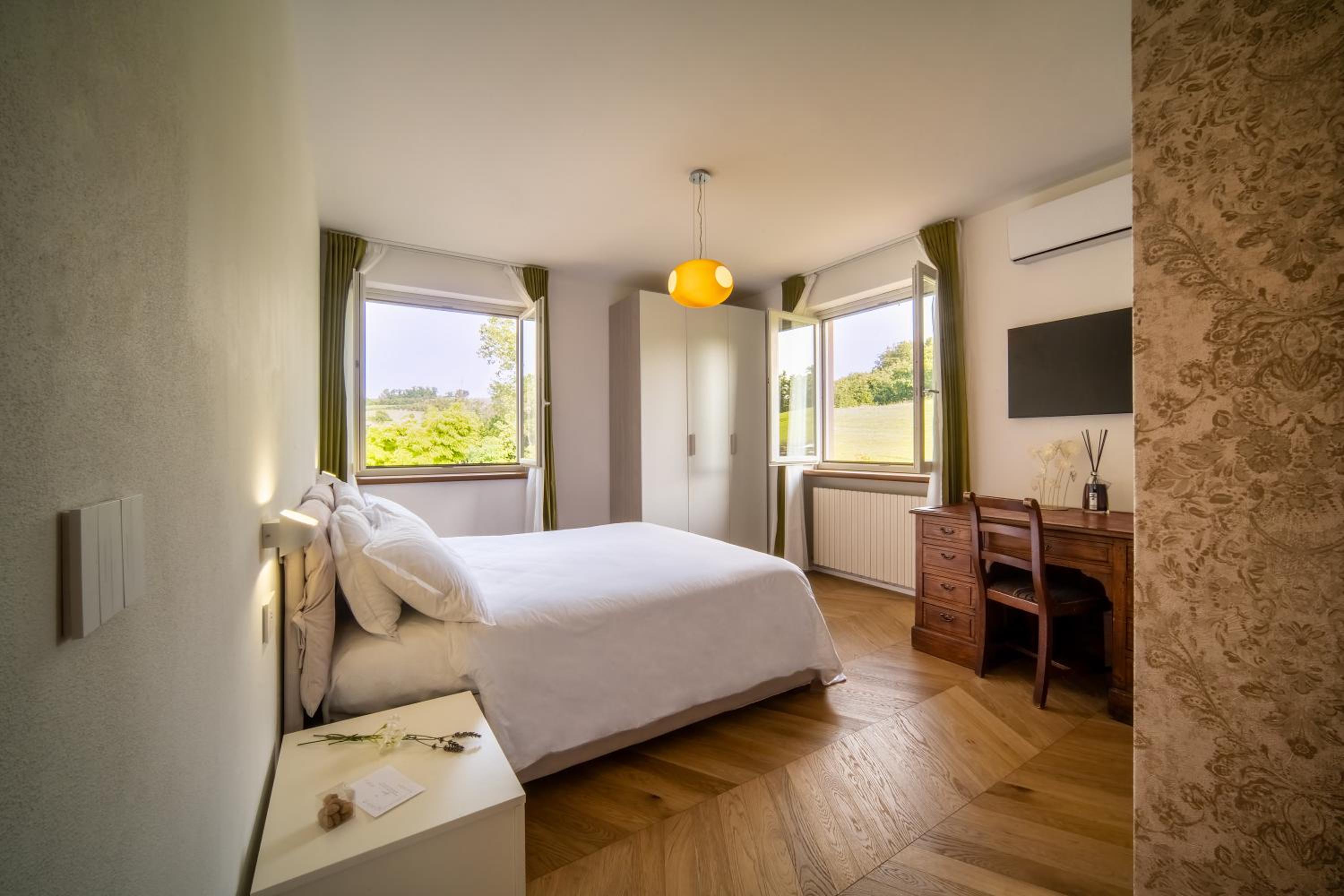 Standard Double or Twin Room photo 3