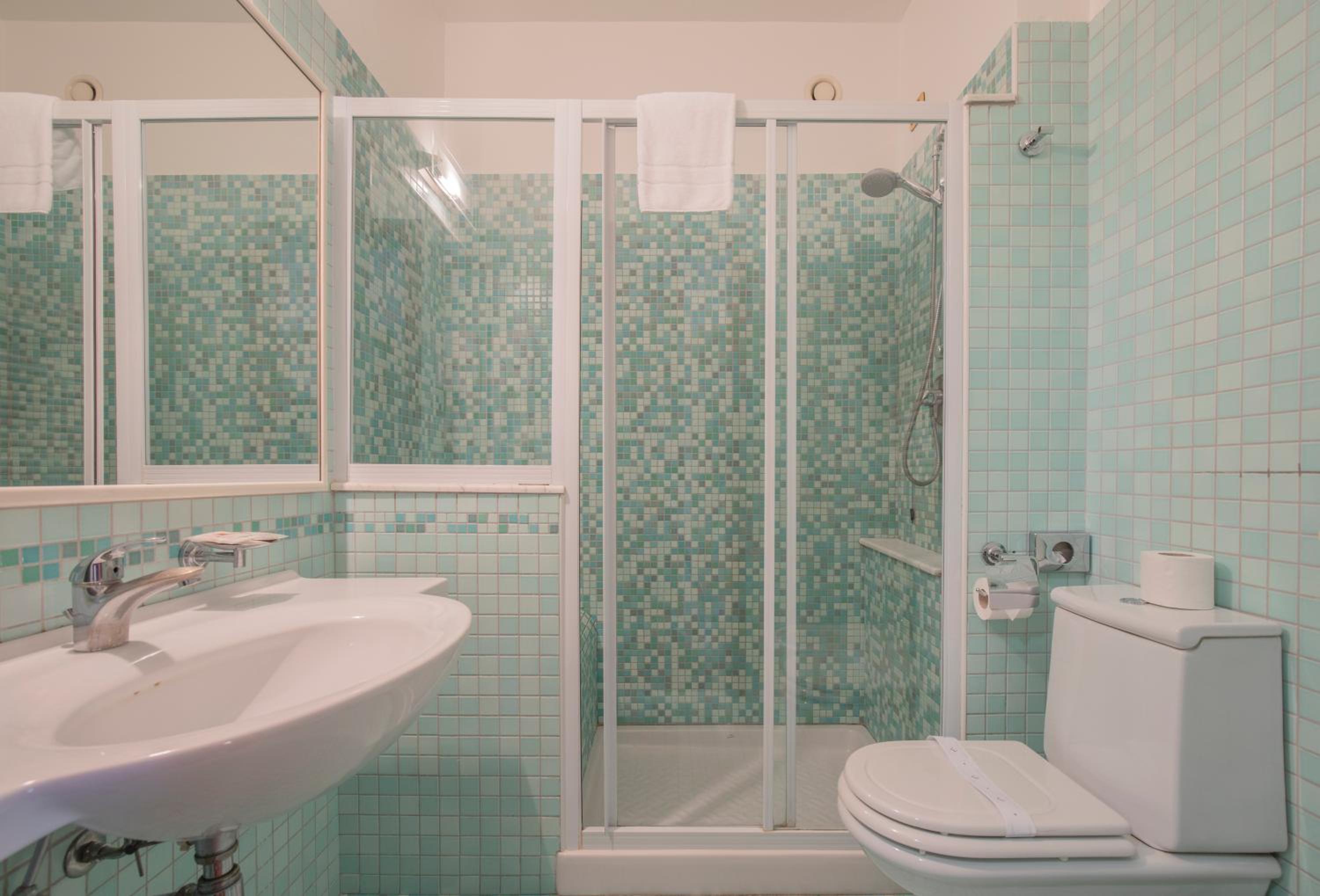 Economy Double or Twin Room photo 2