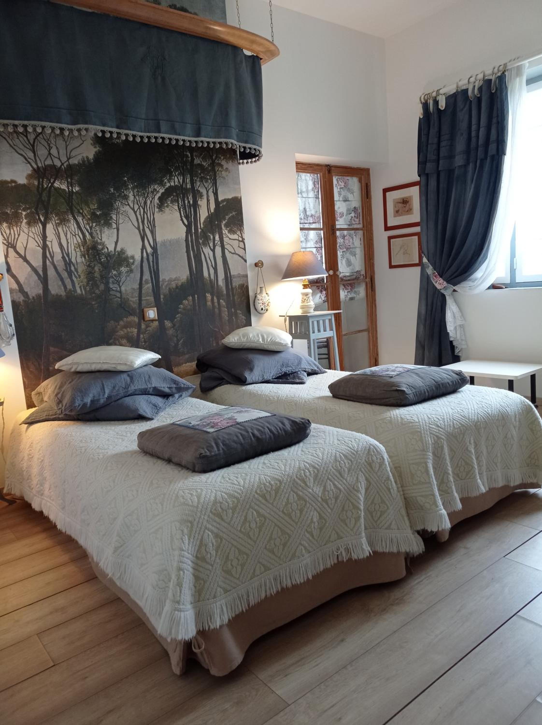 Double or Twin Room with Private Bathroom photo 3