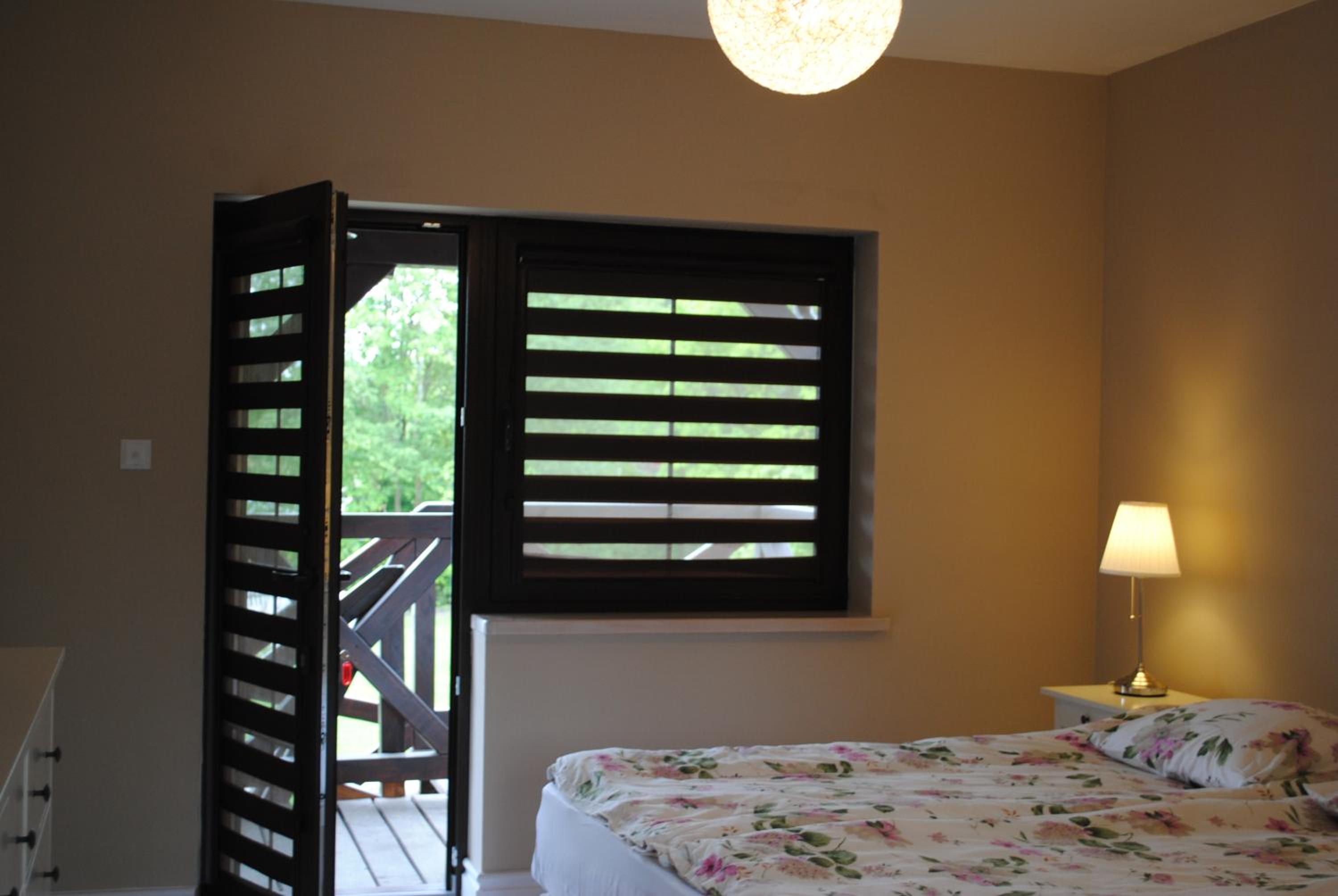 King Room with Lake View - Photo 8