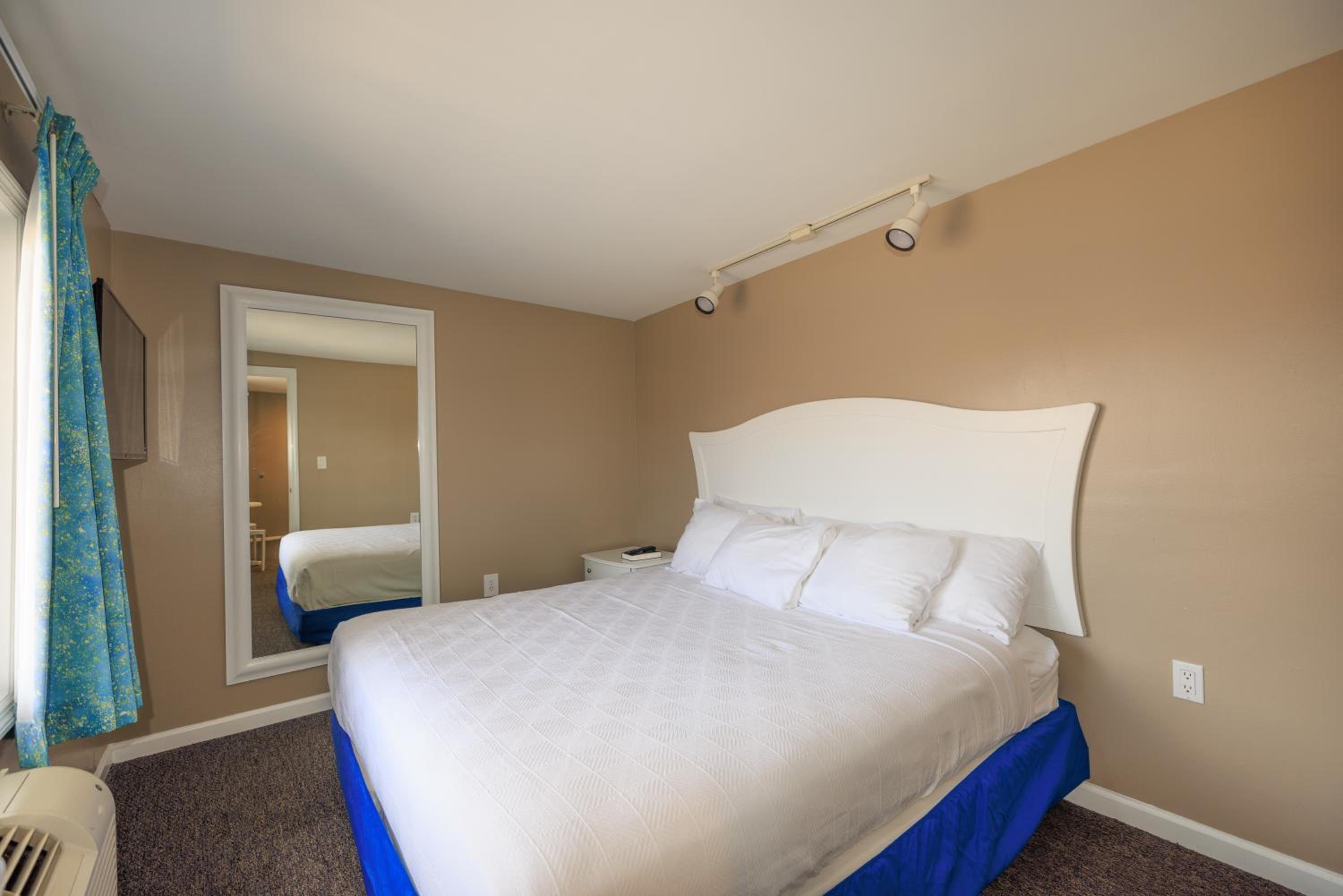 Family Room (4 Adults)