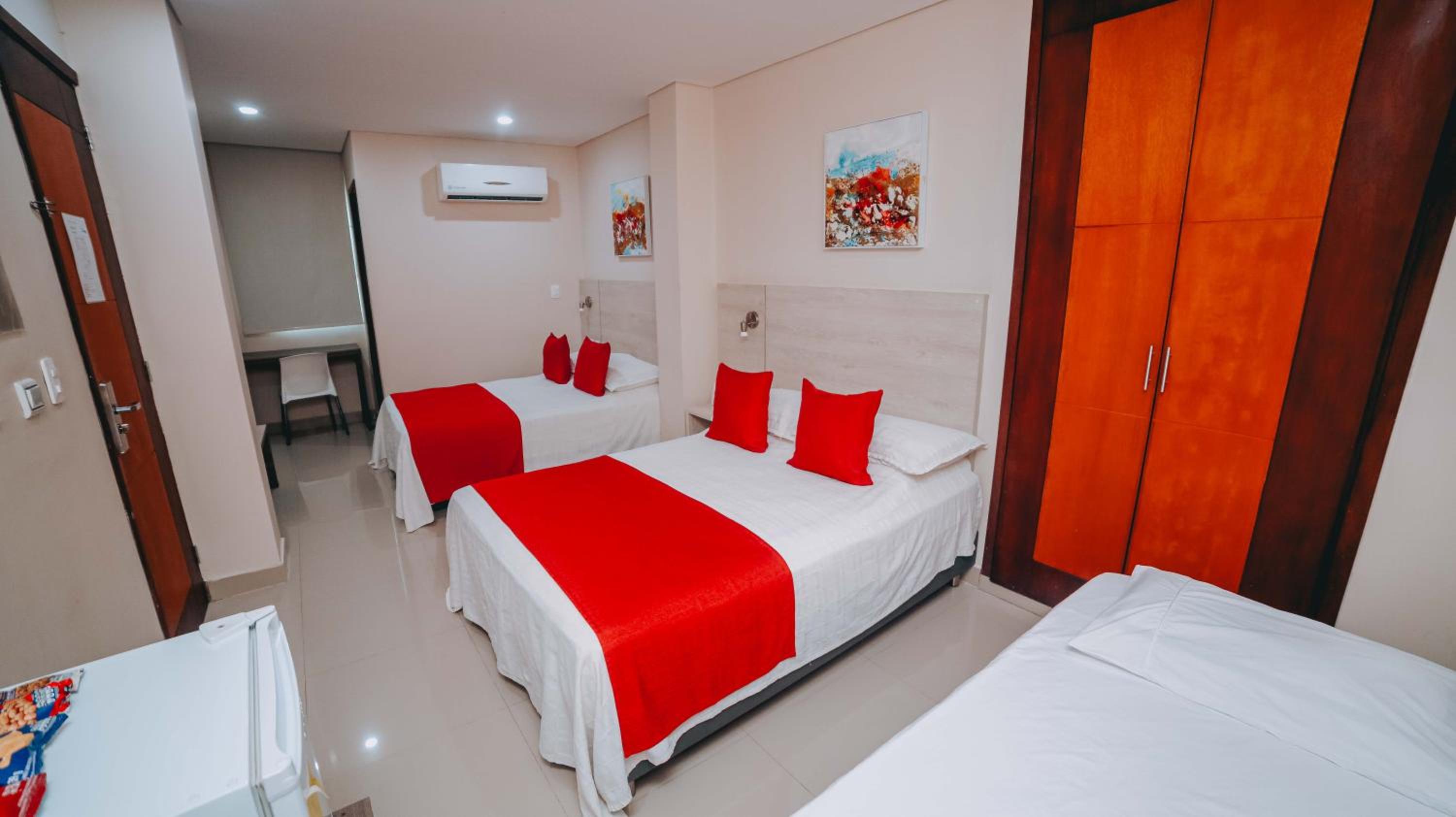 Family Room photo 3