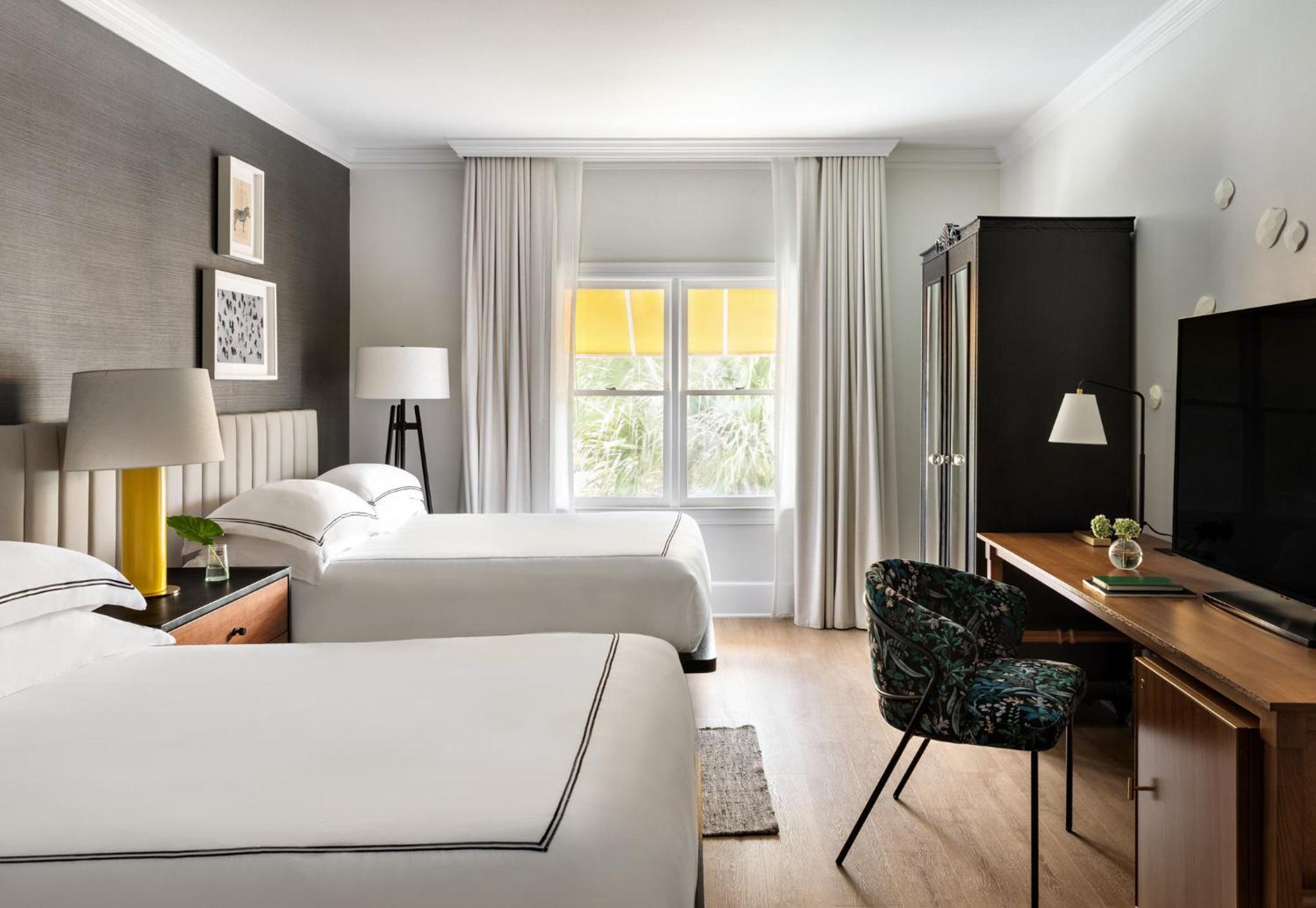 One-Bedroom Suite with Two Queen Beds thumbnail 5