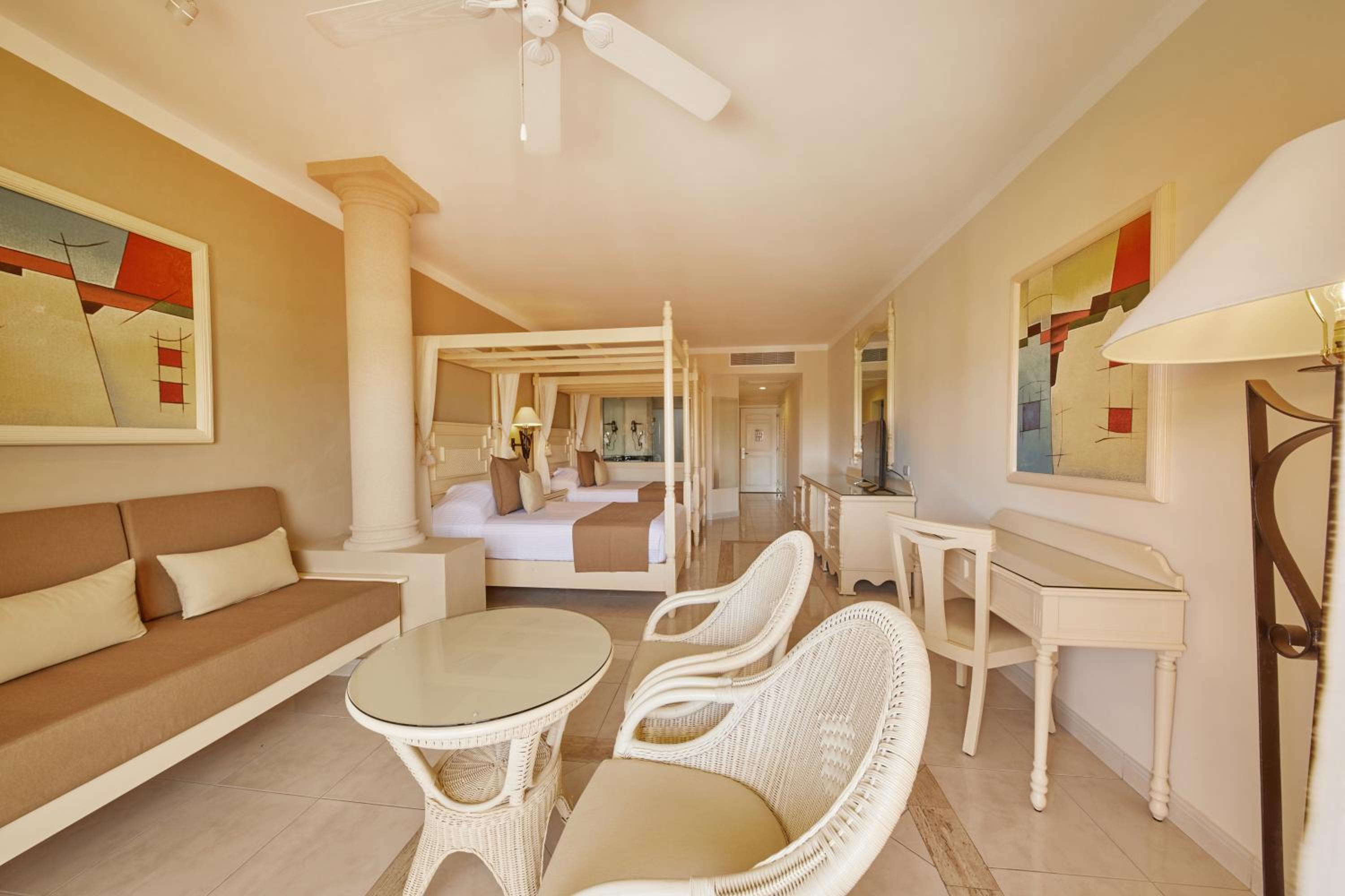 Suite Junior de Lujo - Solo para Adultos (2 Adultos)
