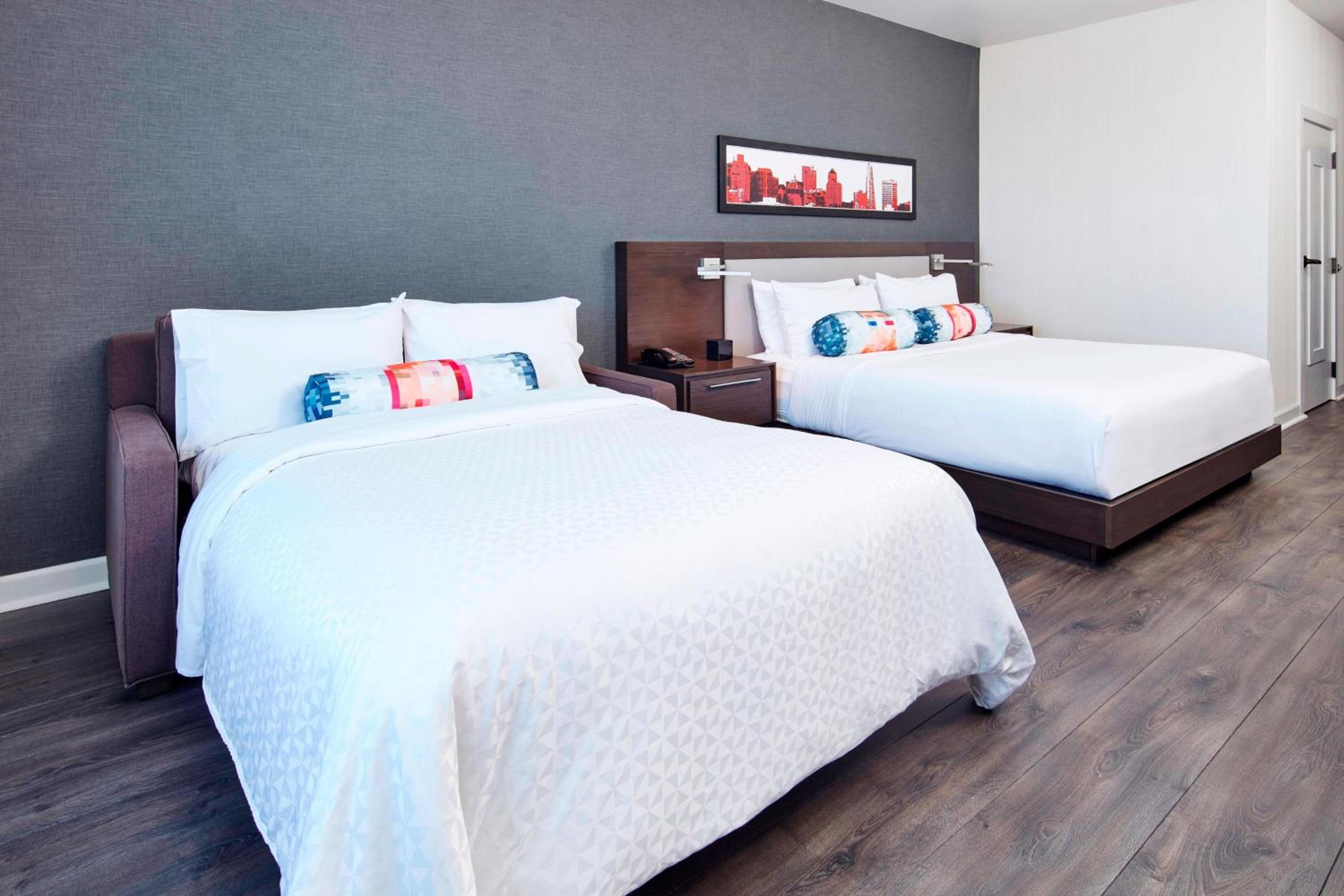Aloft, Guest room, 1 King - Photo 6