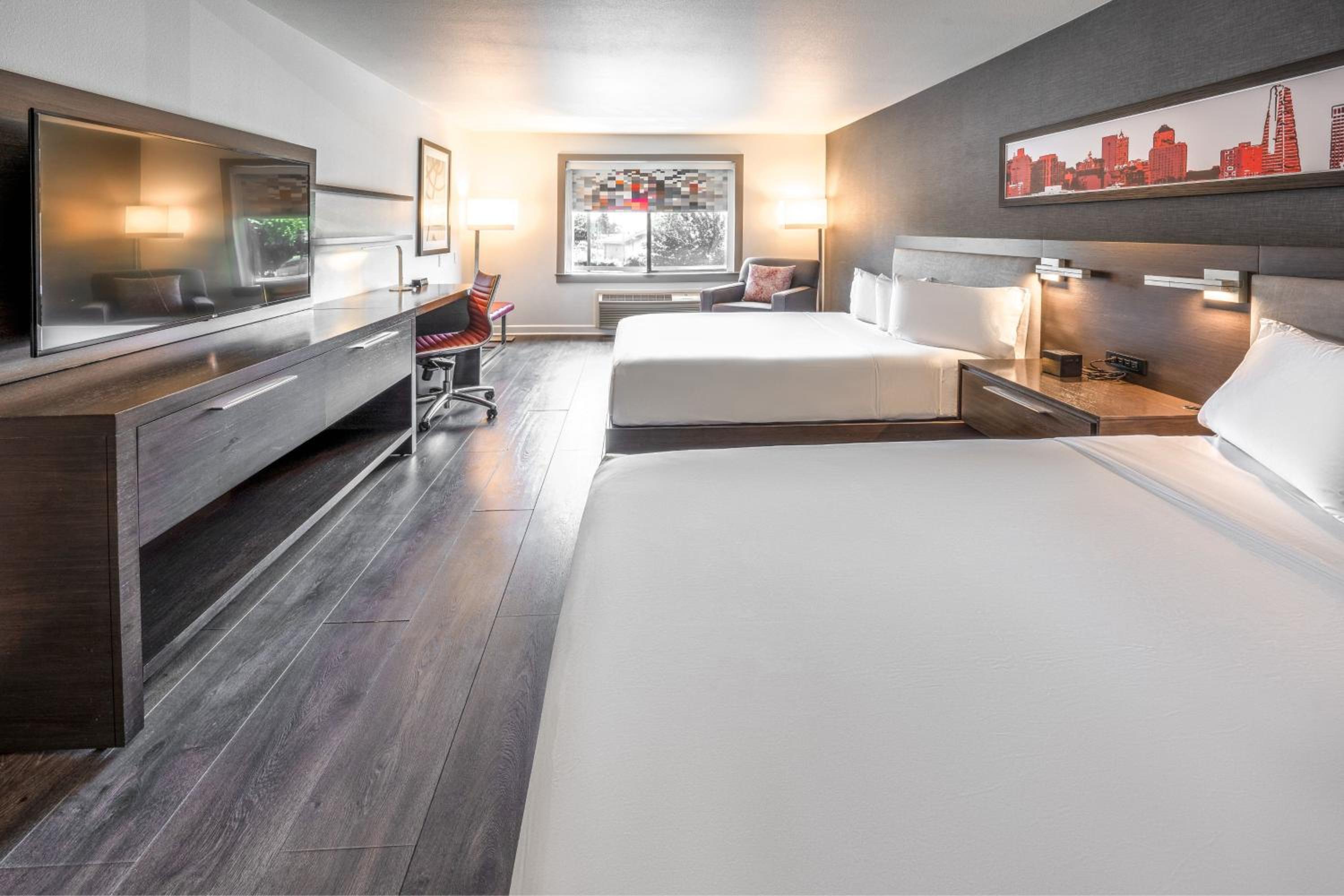 Aloft, Guest room, 2 Queen - Photo 2