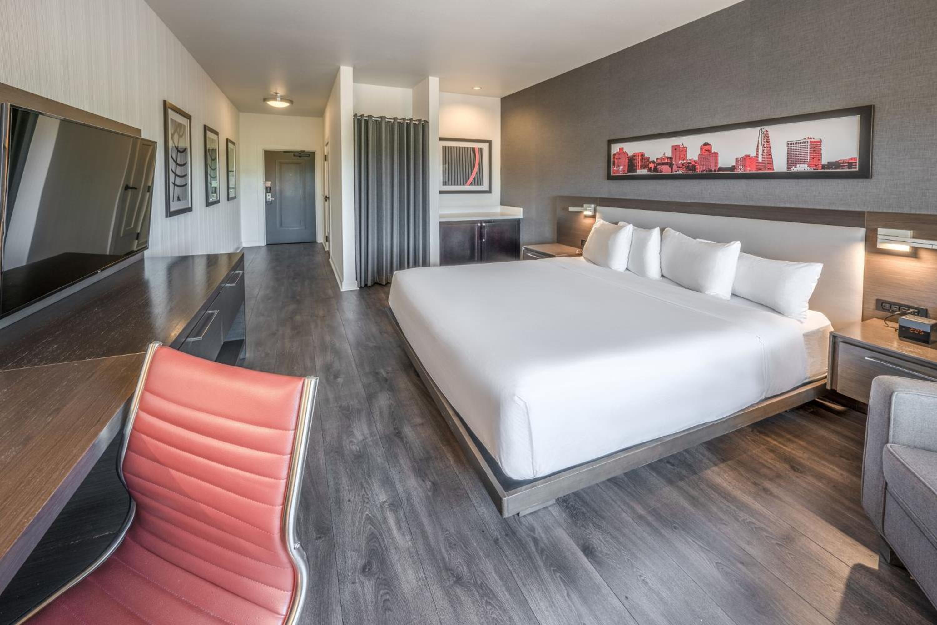 Aloft, Guest room, 1 King - Photo 5