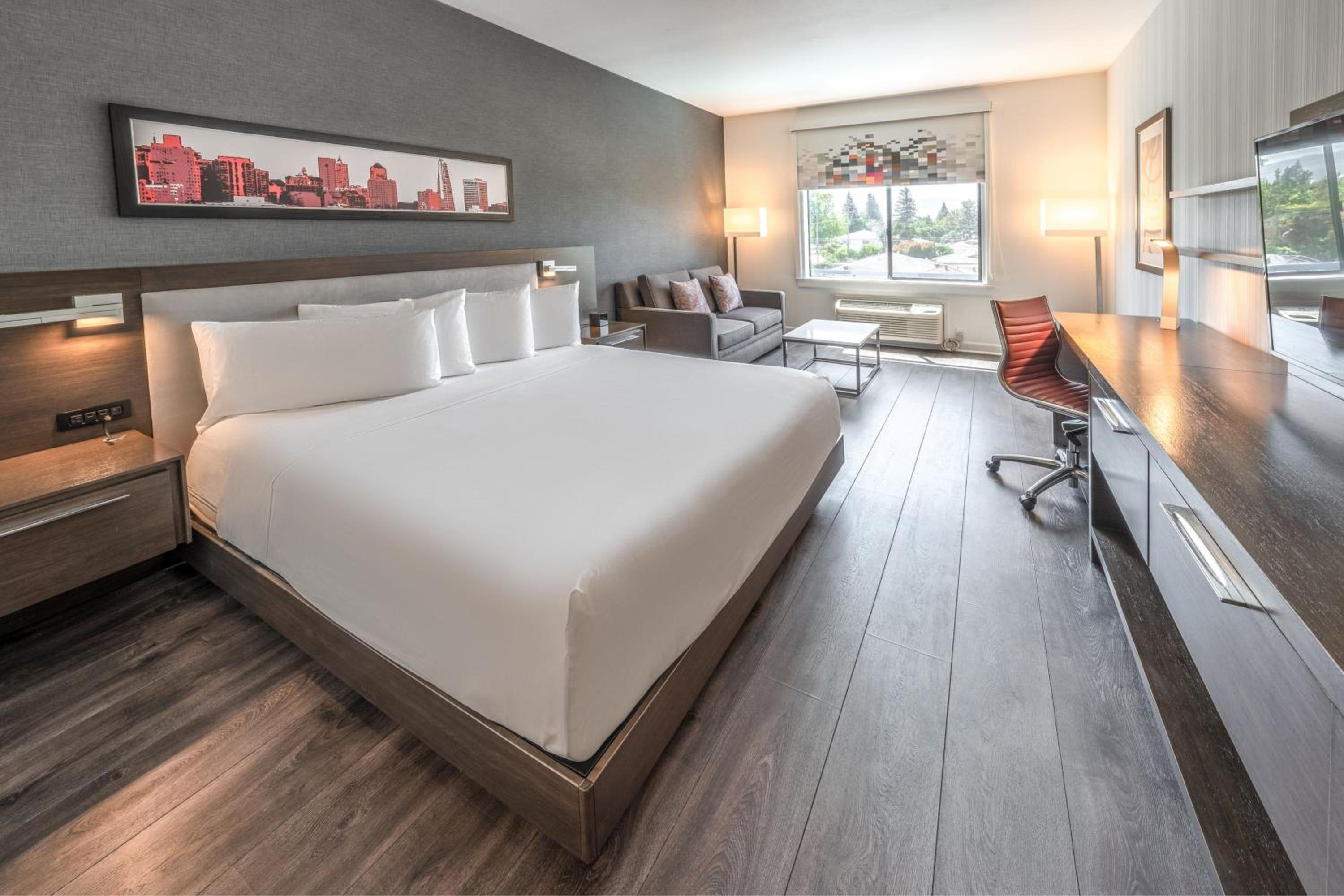 Savvy, Guest room, 1 King - Photo 7