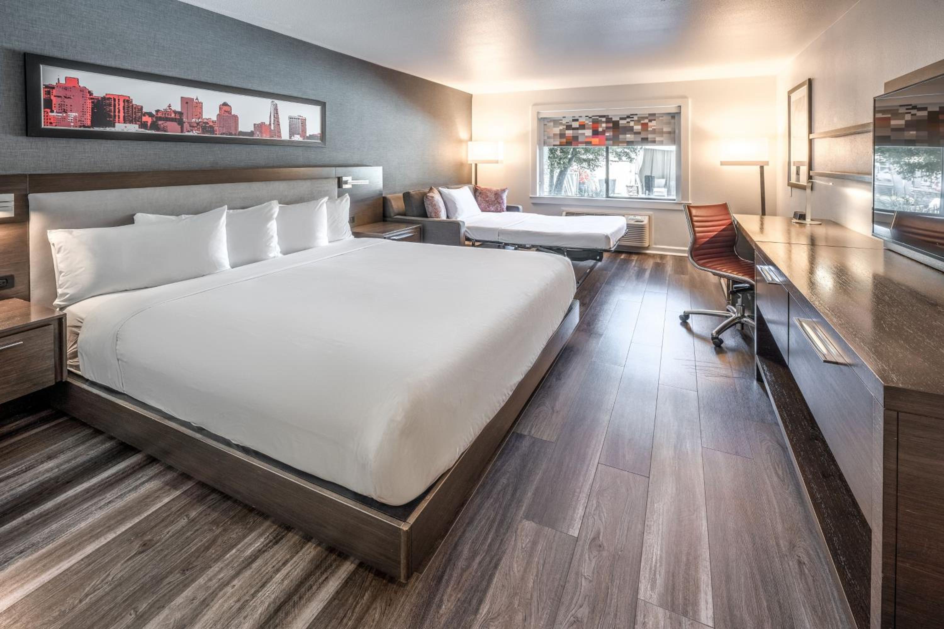 Aloft, Guest room, 1 King - Photo 3