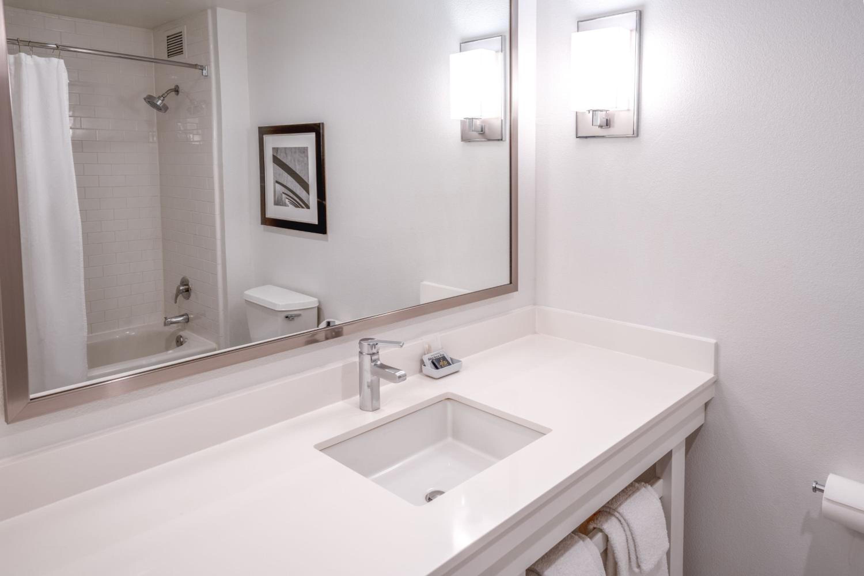 Aloft, Guest room, 1 King - Photo 13