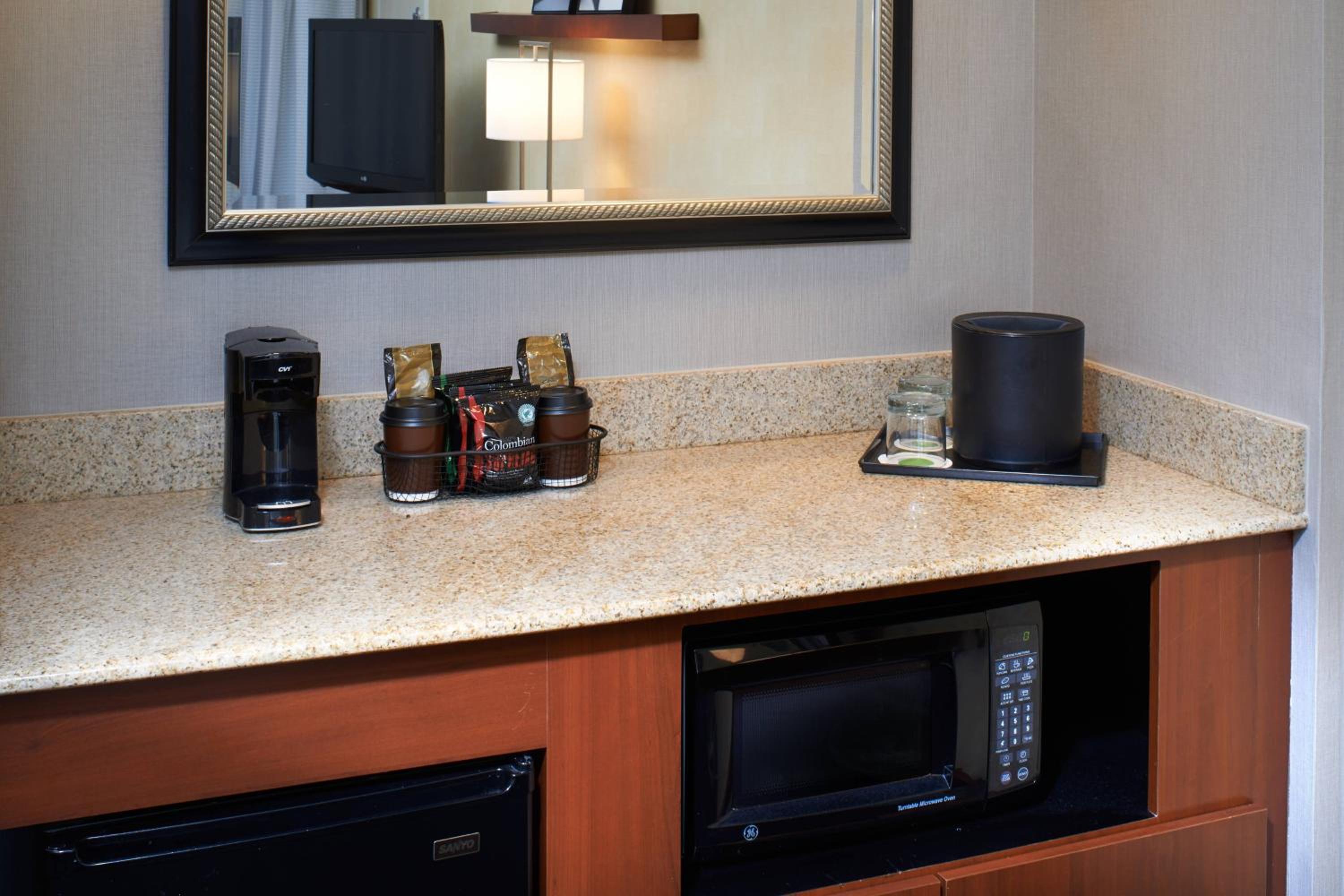 One-Bedroom King Suite - Photo 5