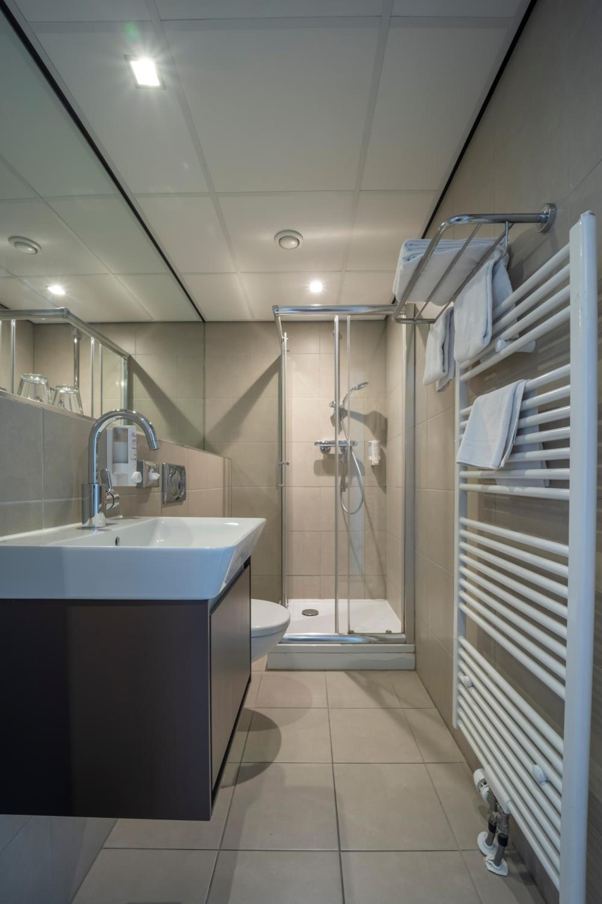 Comfort Double Room with Shower - Photo 4