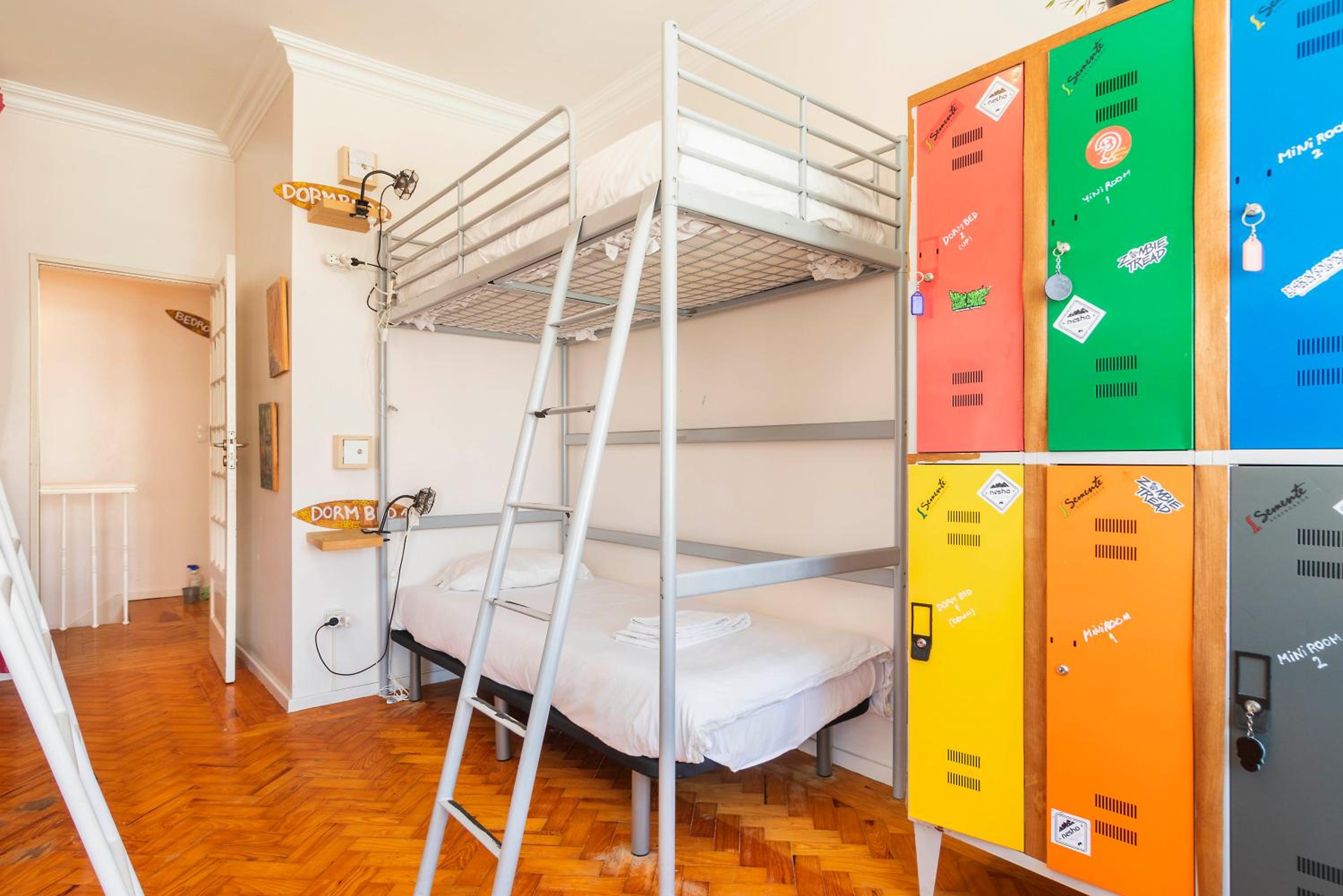 Double Bed in 4-Bed Mixed Dormitory Room photo 1