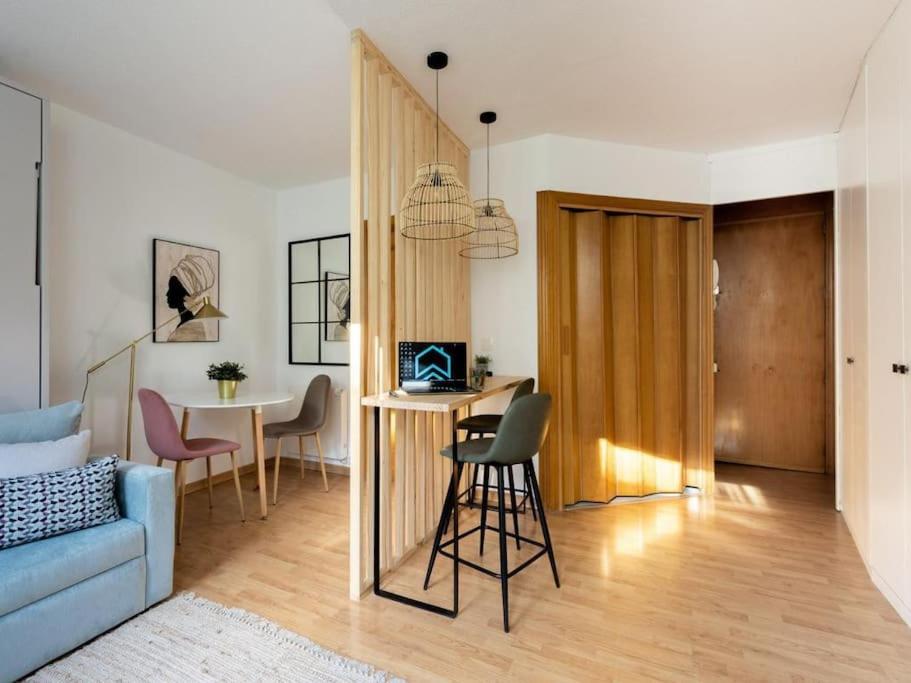 One-Bedroom Apartment photo 2
