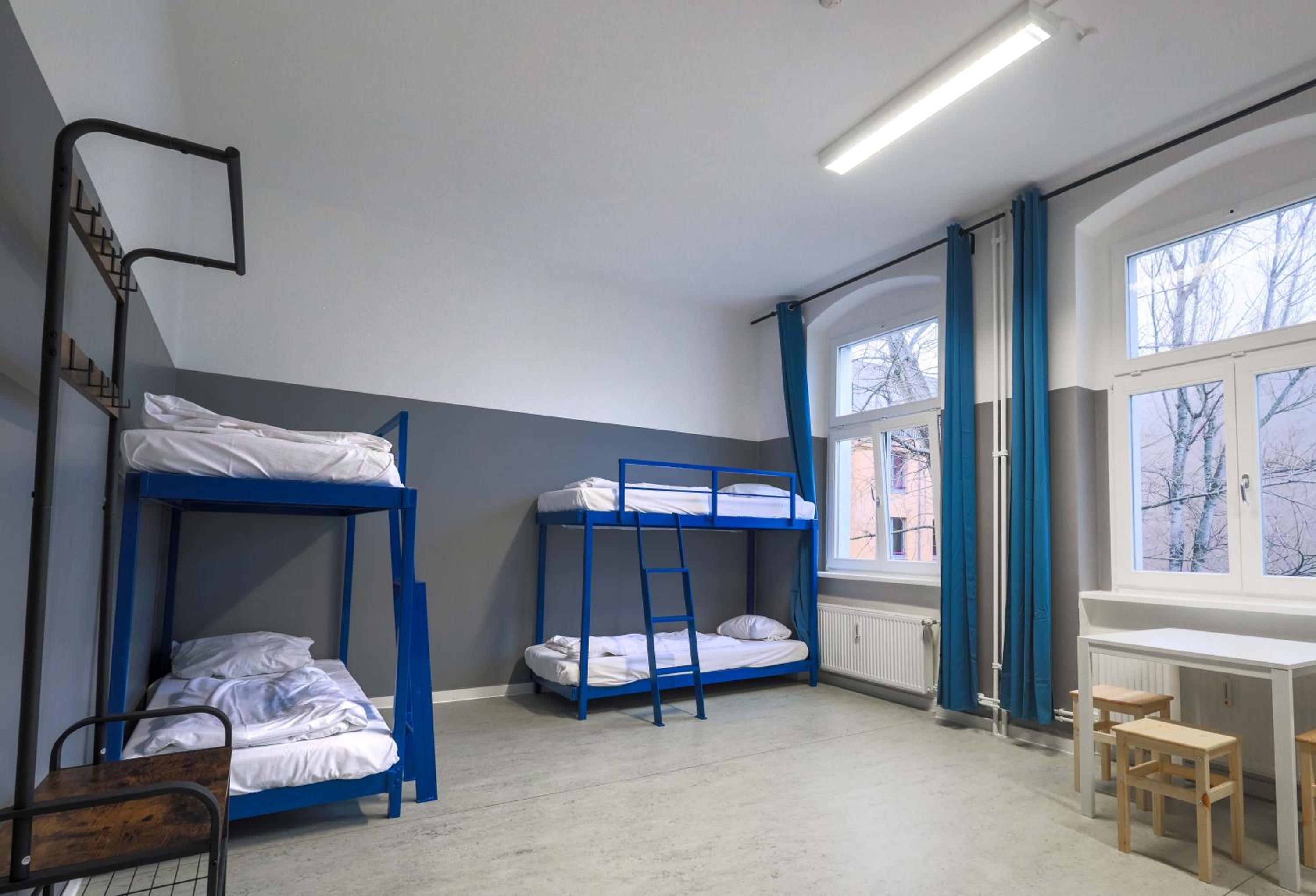 Comfort Bed in 6-Bed Dormitory Room photo 2