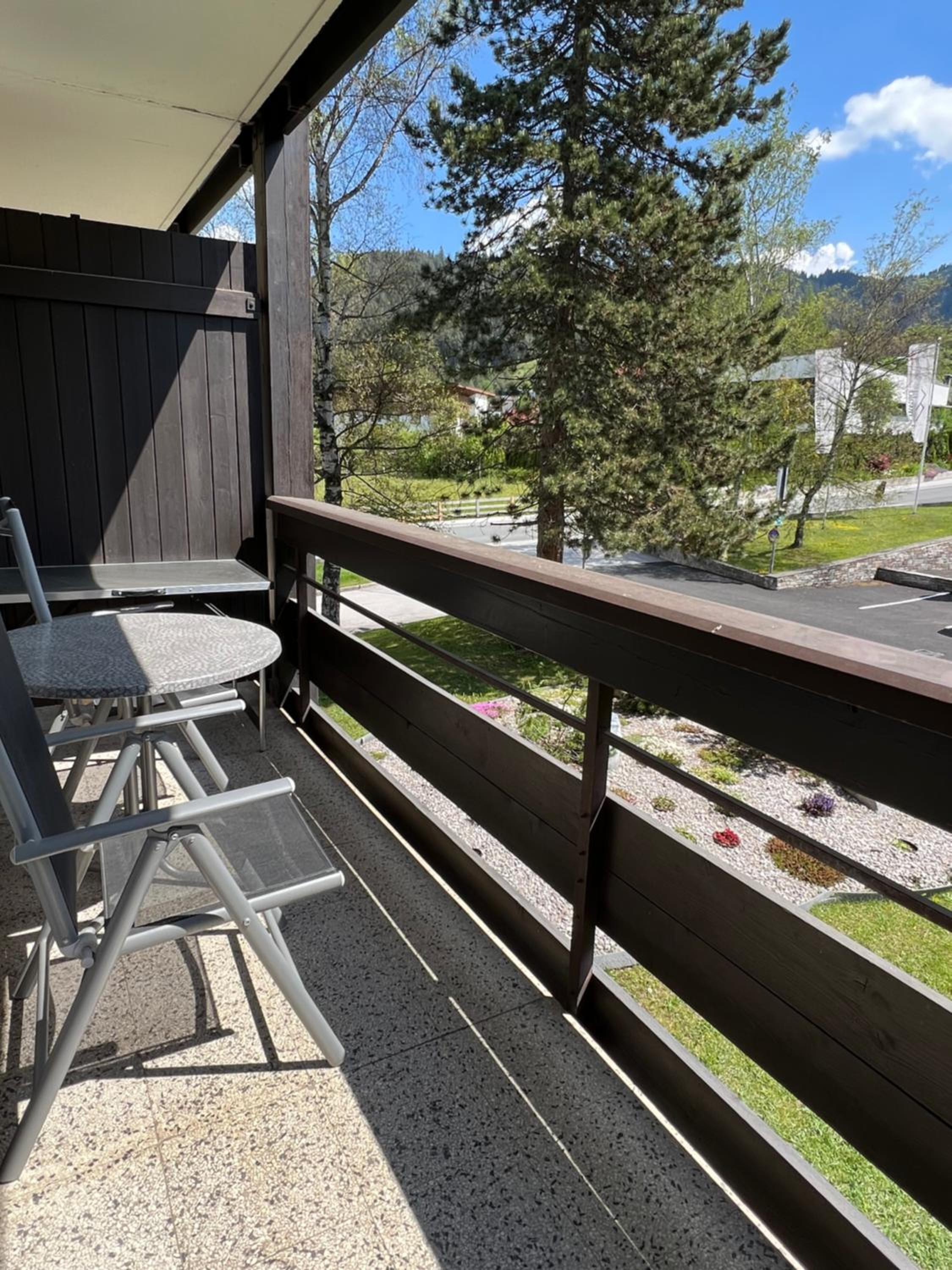 Apartment with Balcony photo 3