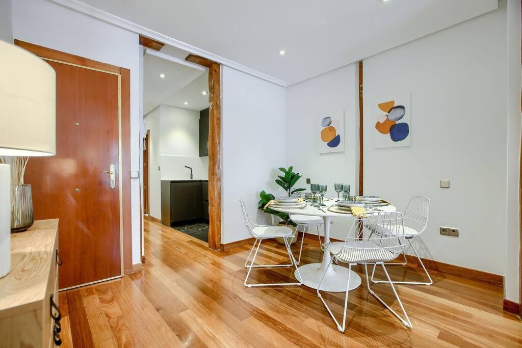 One-Bedroom Apartment photo 3