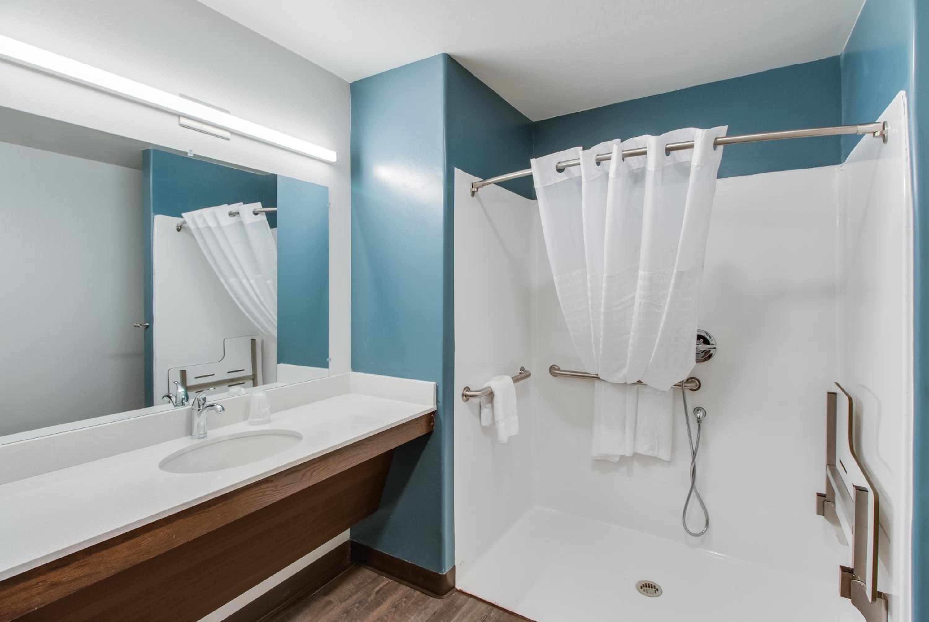 WoodSpring Suites Bakersfield Airport, Photo 4