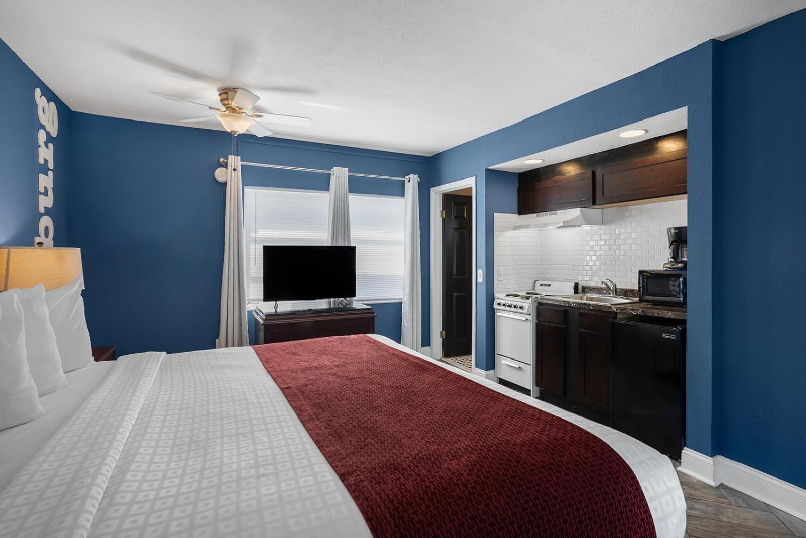 Studio Apartment photo 2
