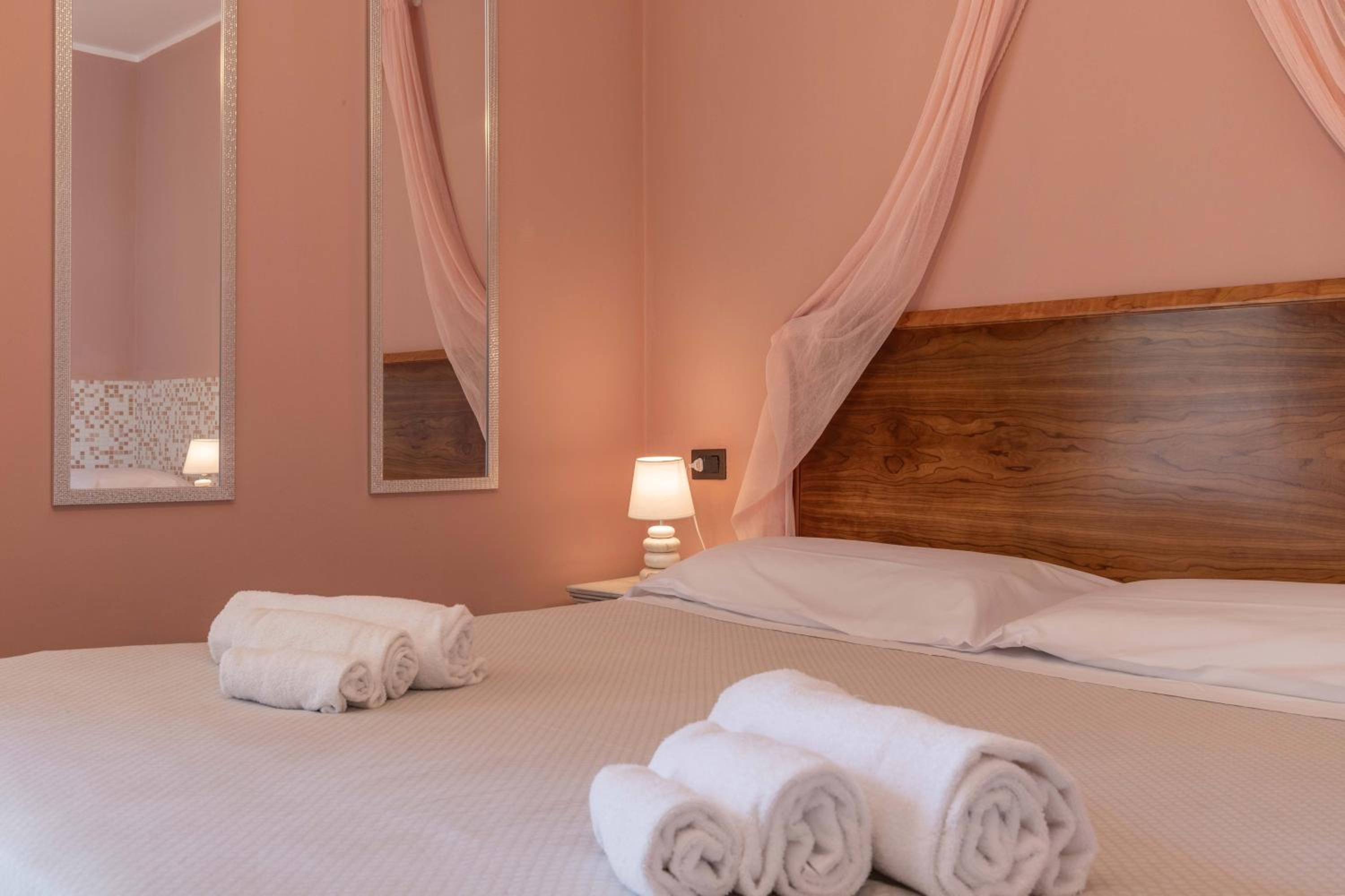 Triple Room with Balcony - Photo 4
