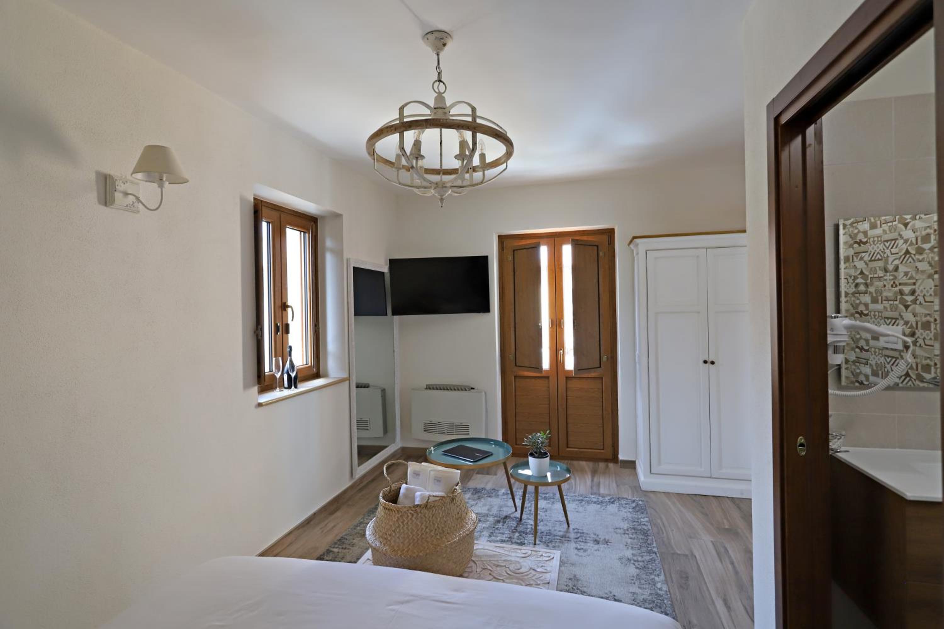 Deluxe Double Room photo 2