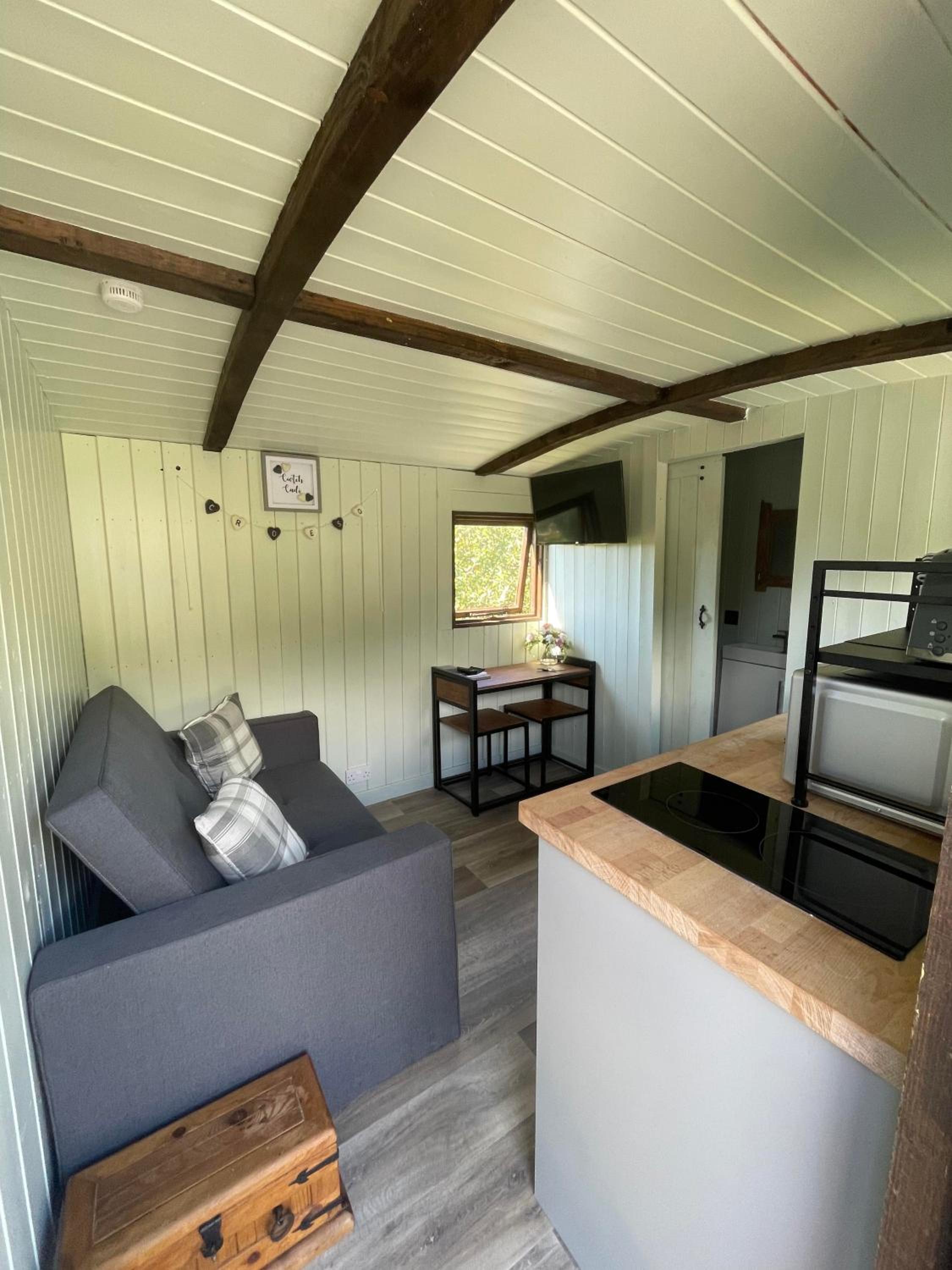 One-Bedroom House photo 3
