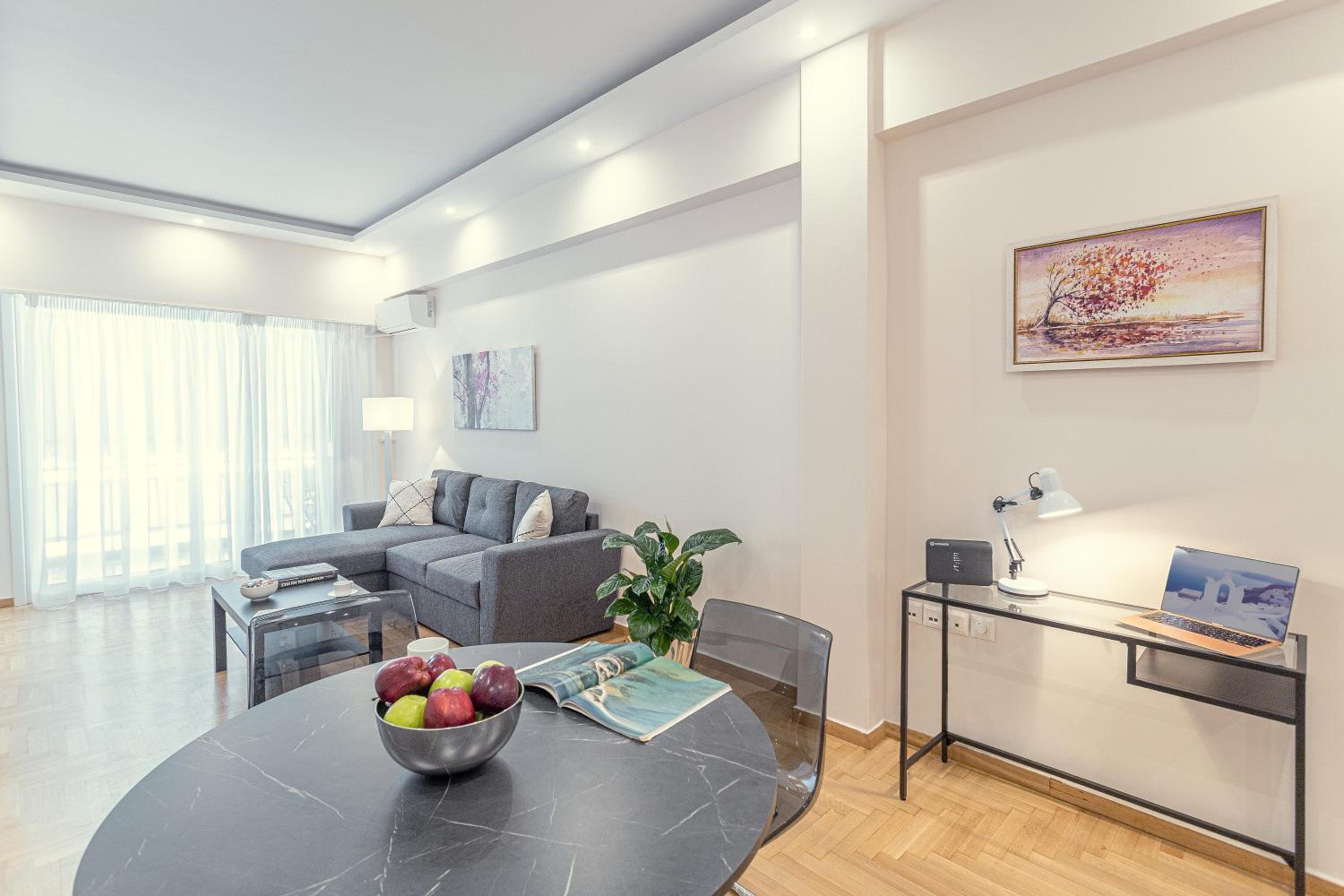 One-Bedroom Apartment
