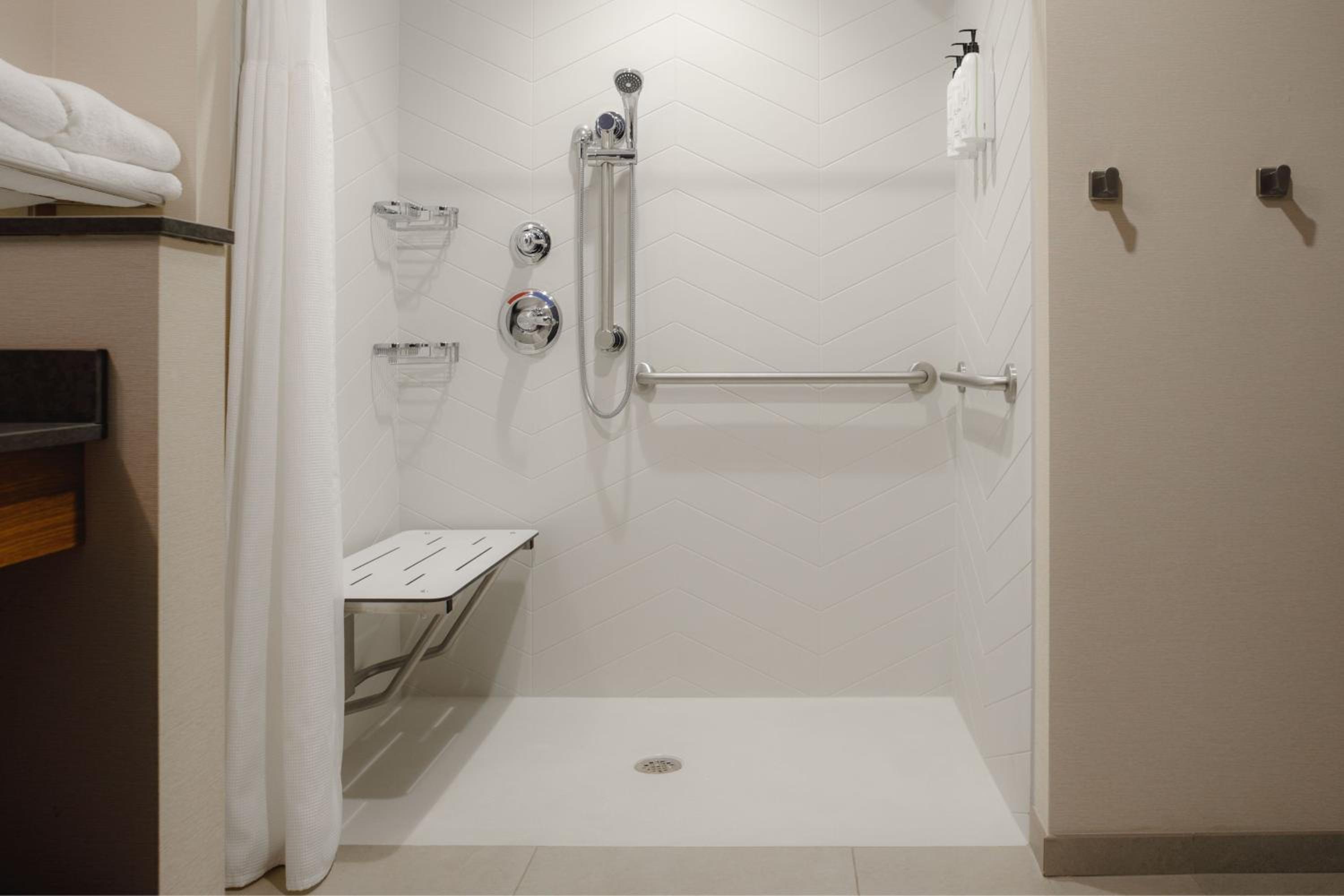 Queen Room with Two Queen Beds and Roll-in Shower - Mobility Accessible - Photo 1