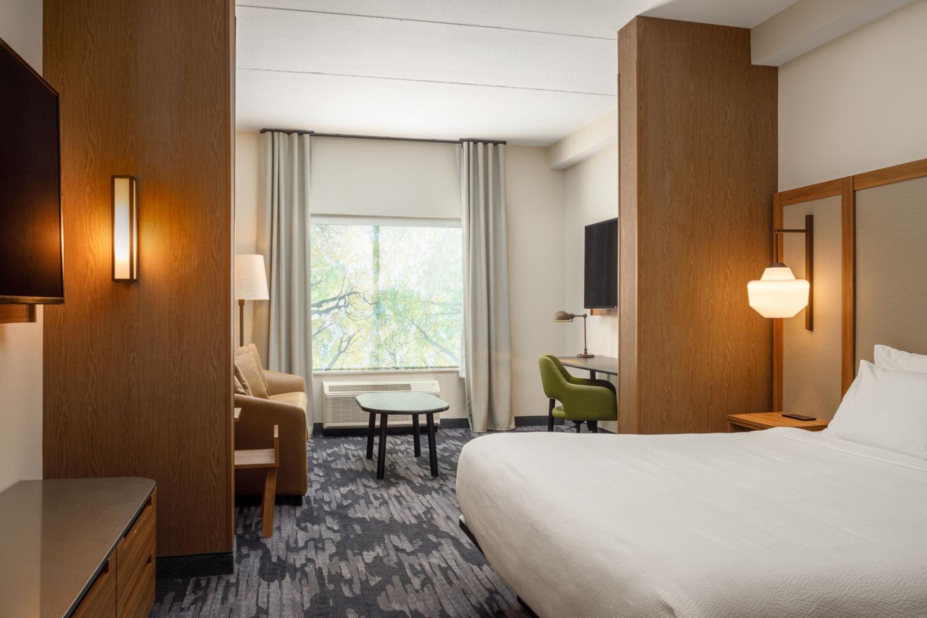 King Suite with Sofa Bed - Hearing Accessible