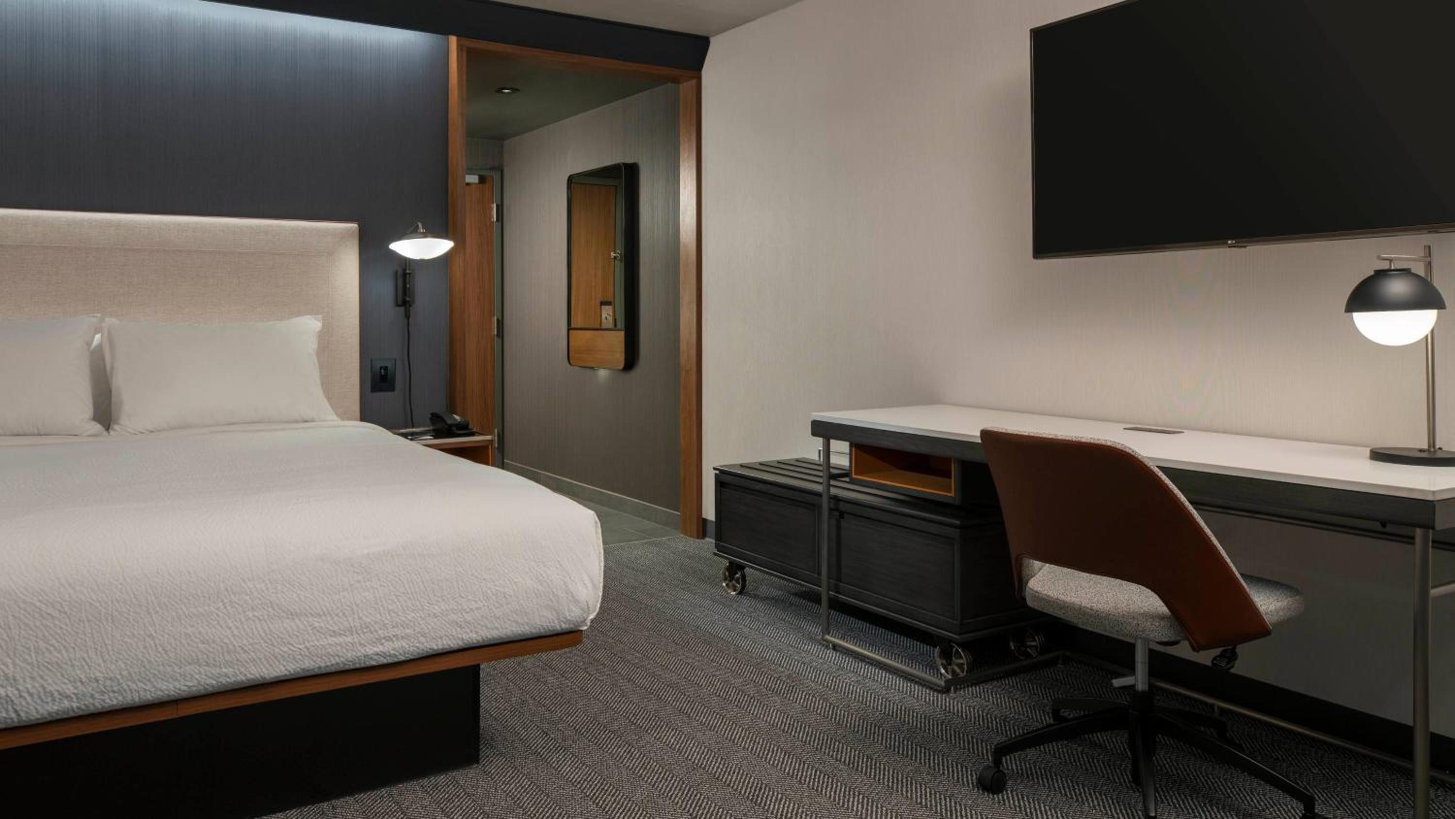 Queen Room with Two Queen Beds - Photo 1
