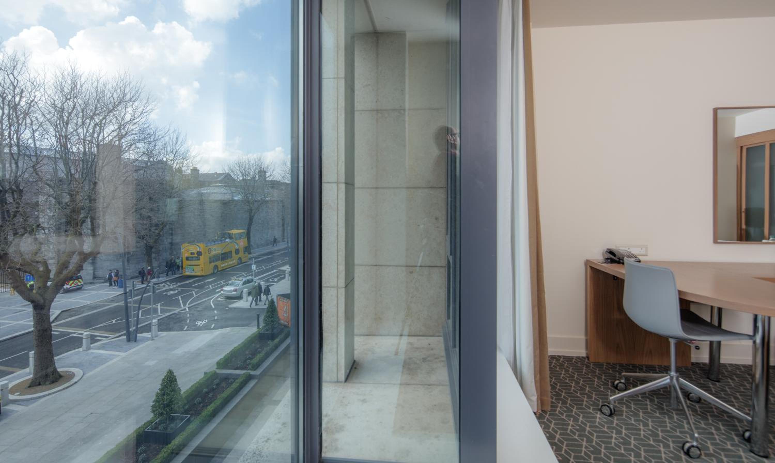 King Room with View - Photo 2