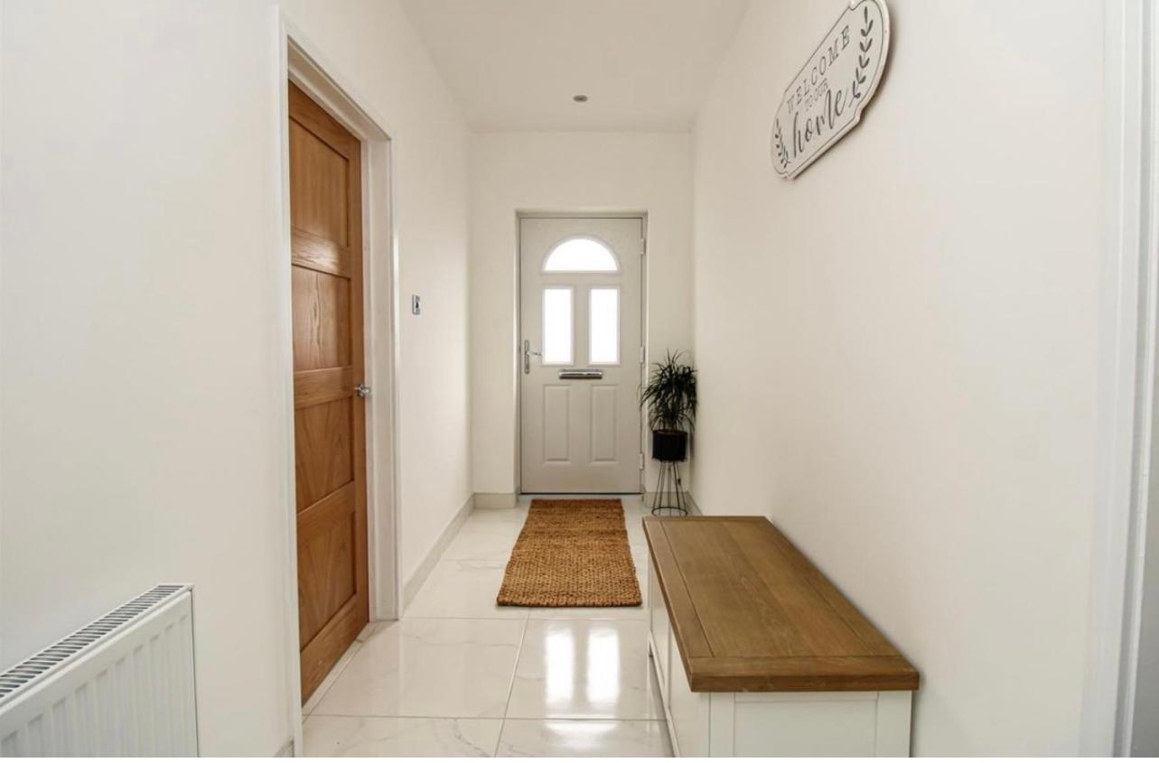 Four-Bedroom House photo 2