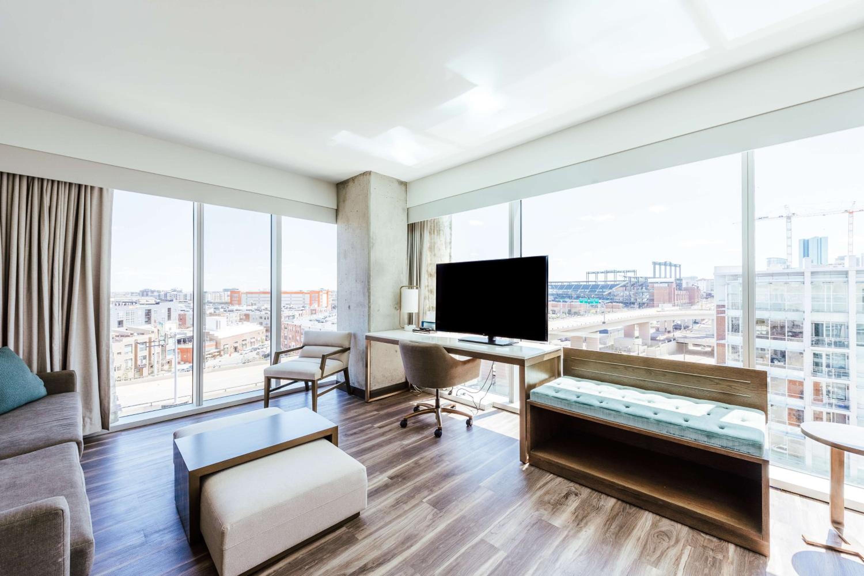 One-Bedroom Corner King Suite with View