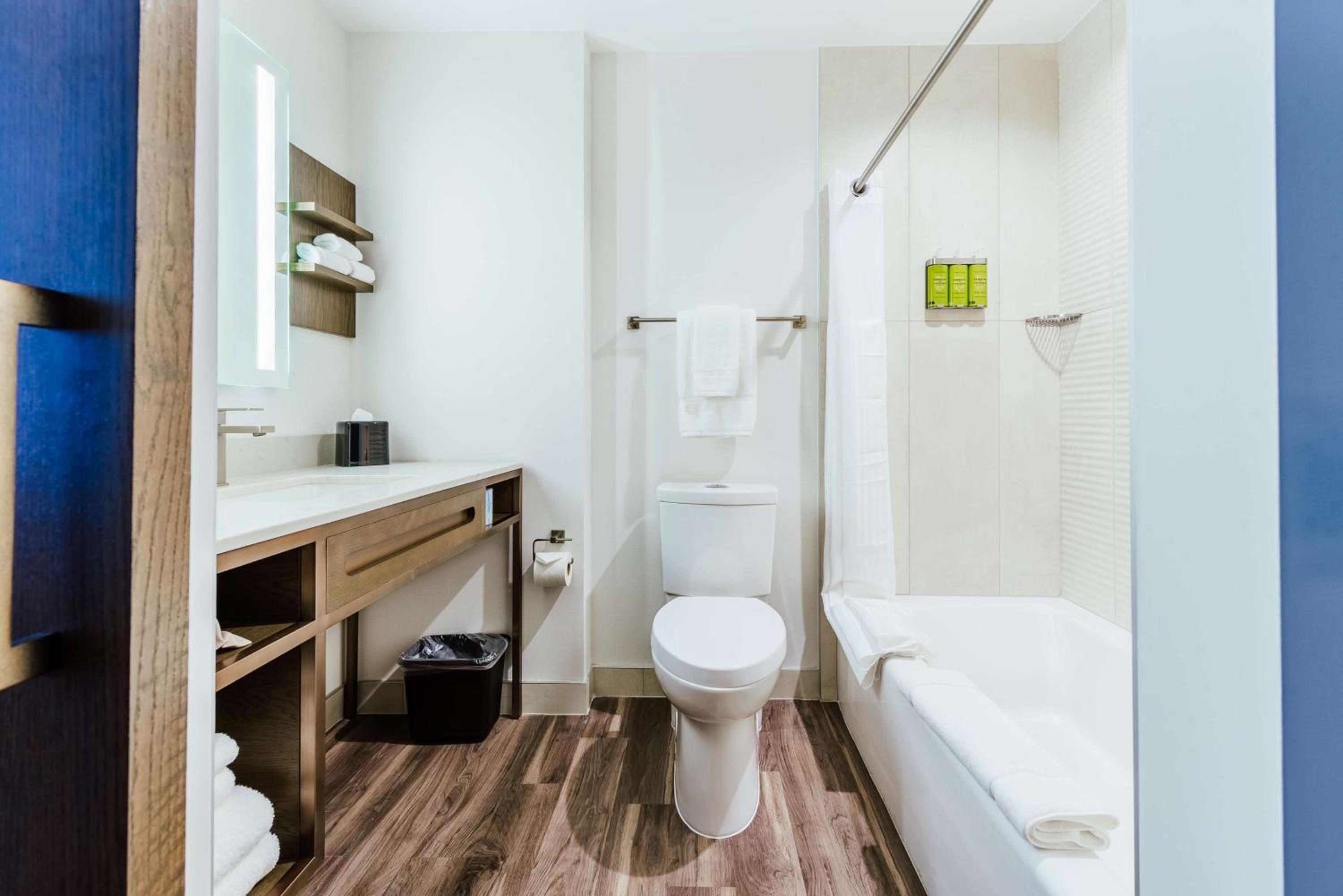 Queen Room with Two Queen Beds - Mobility Access
