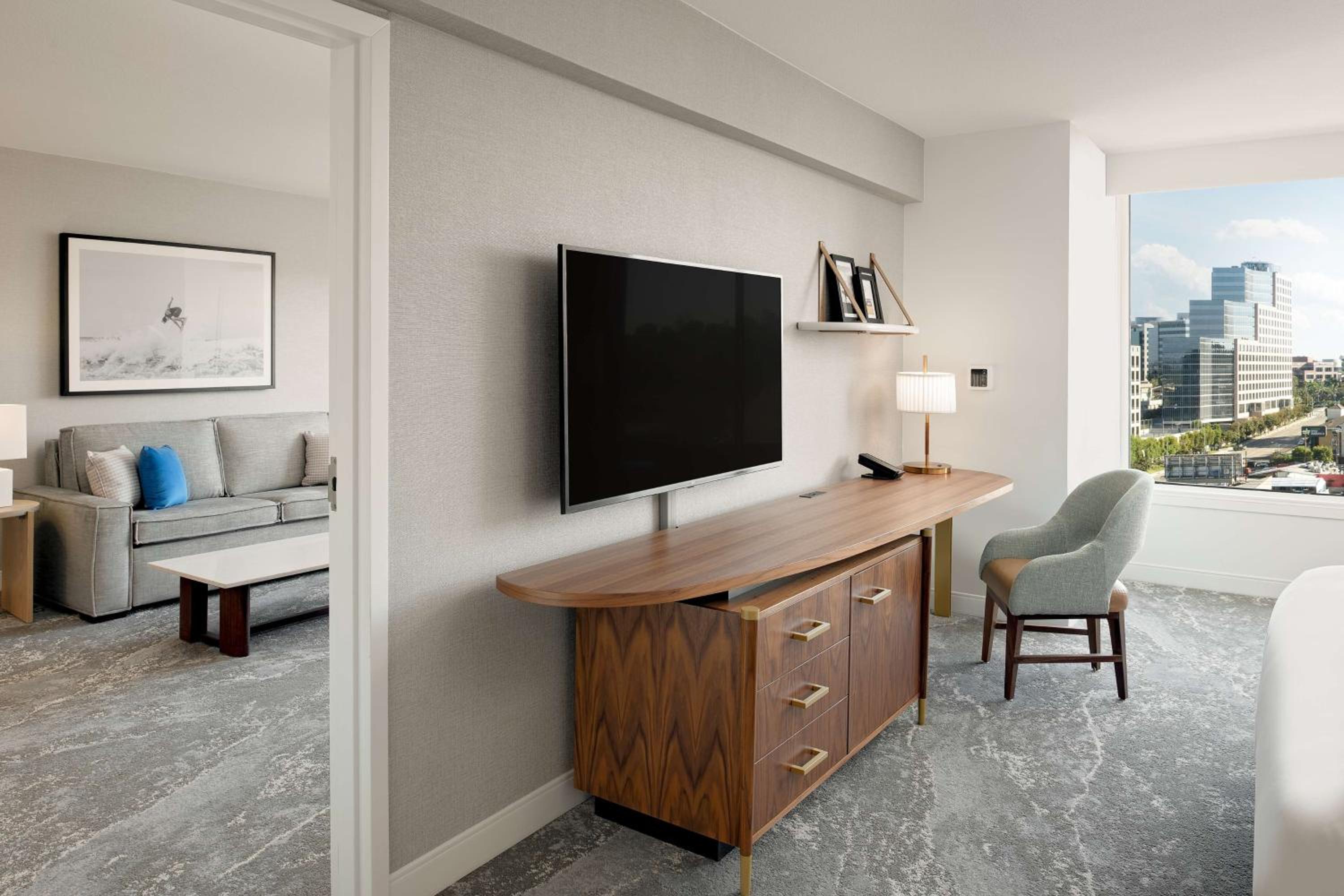 One-Bedroom King Suite