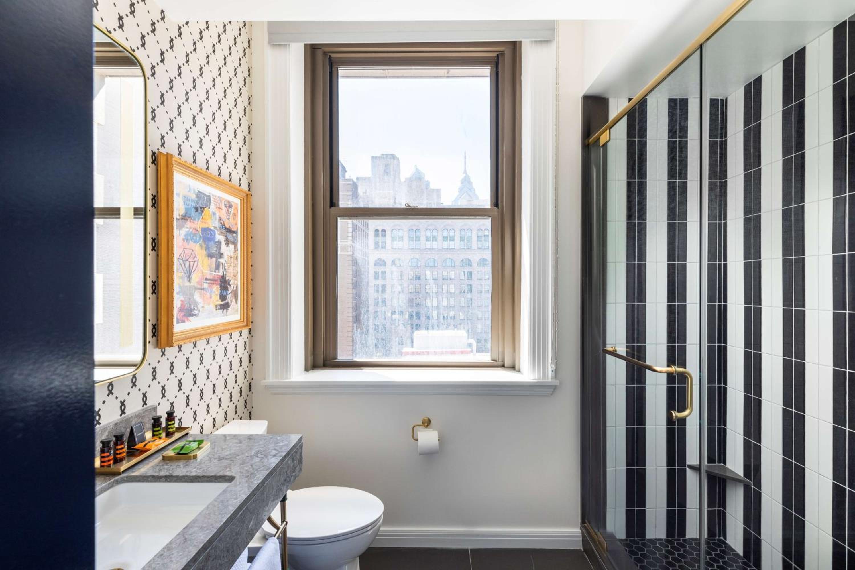 King Room with City View - Photo 3