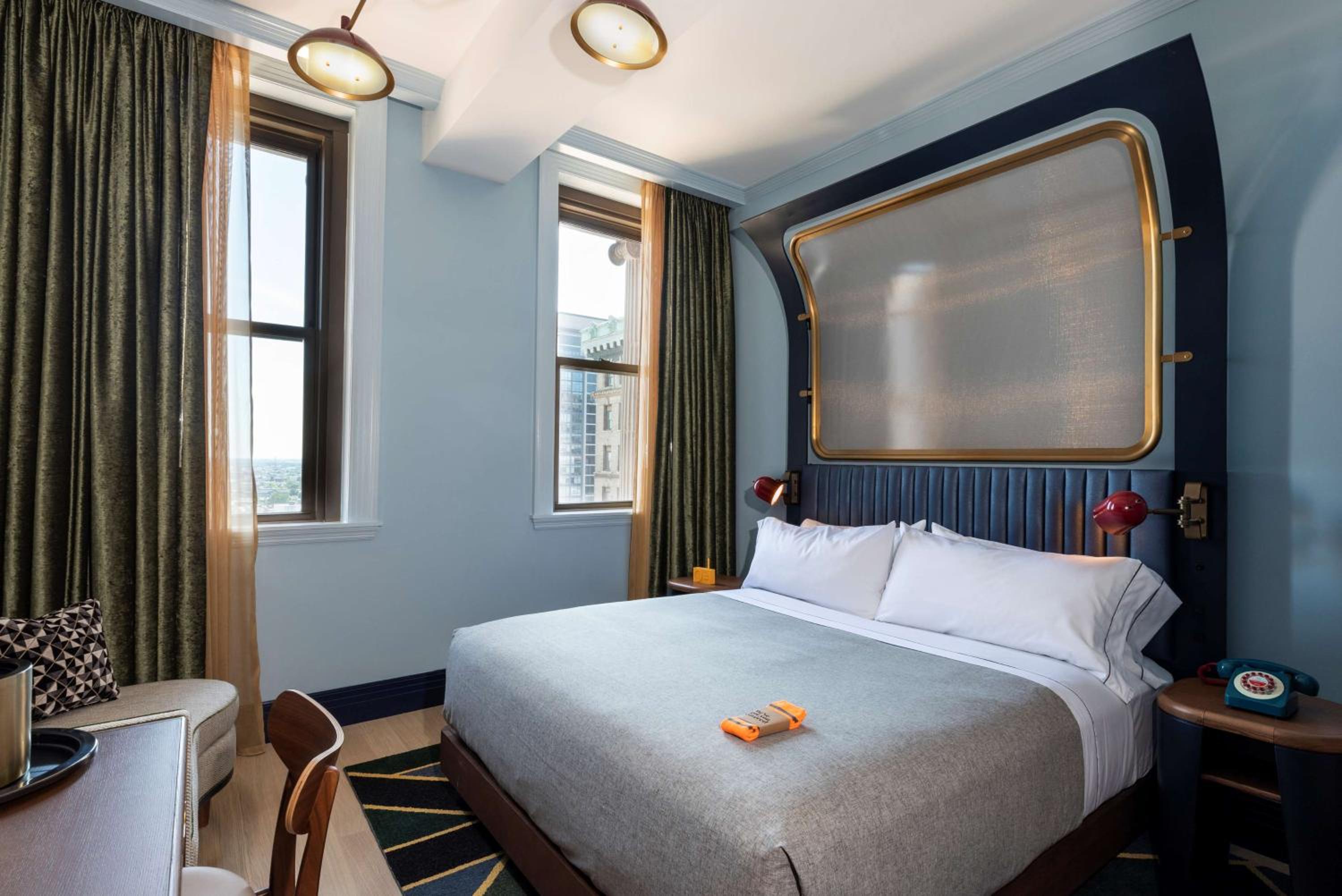 Premium King Room - Photo 6