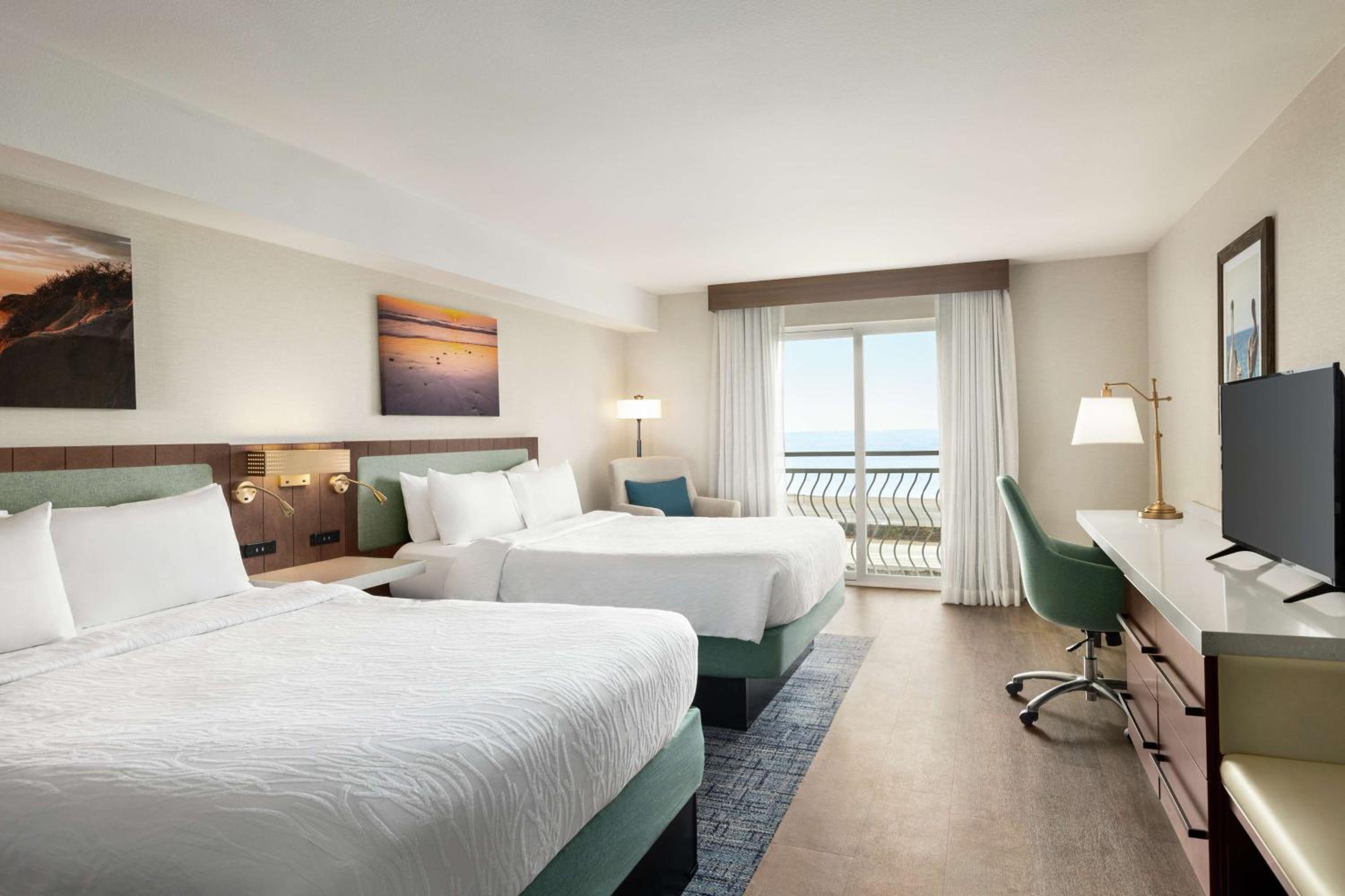 Queen Room with Two Queen Beds with Ocean View - Photo 3