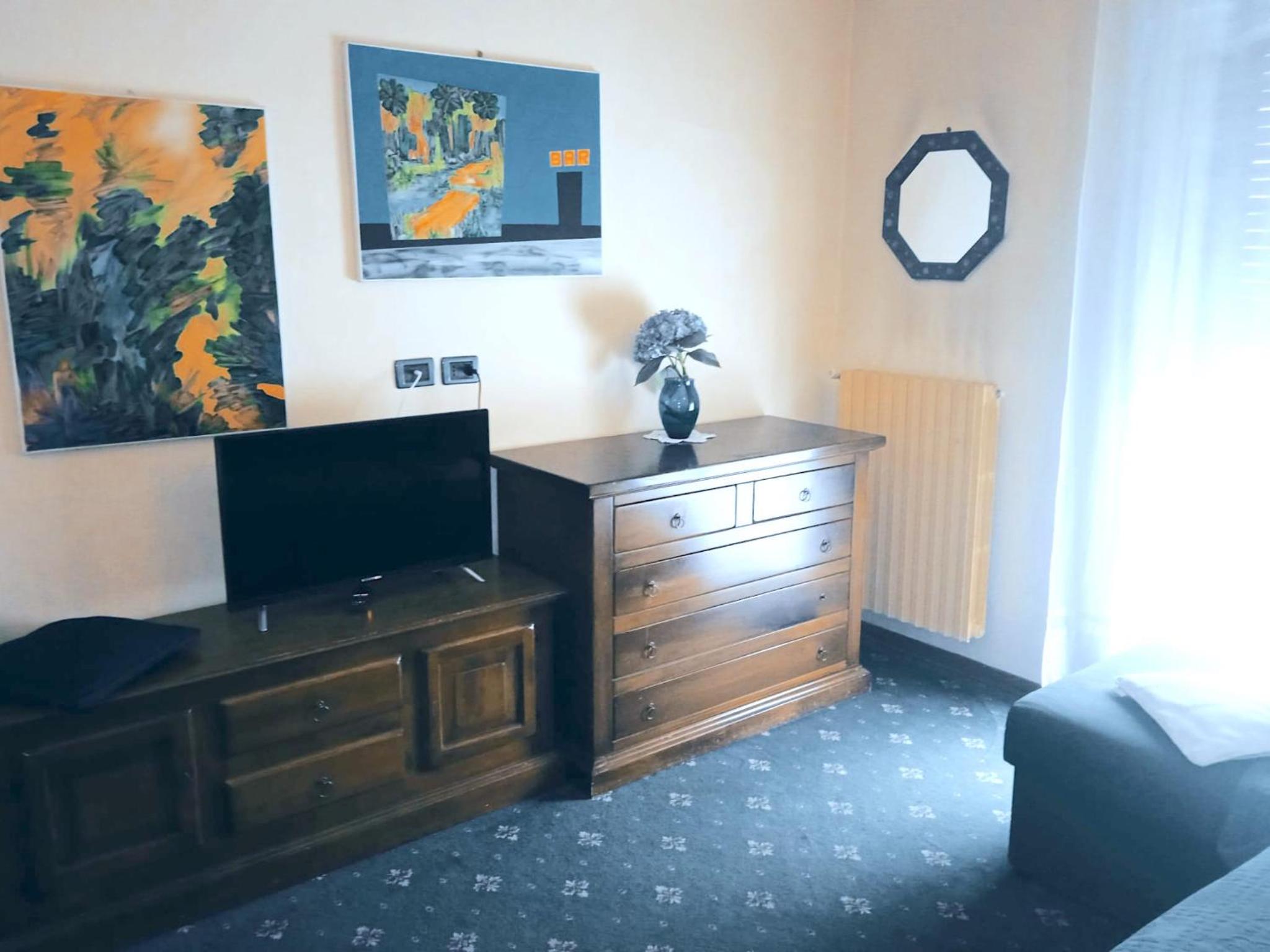 Suite - Photo 1