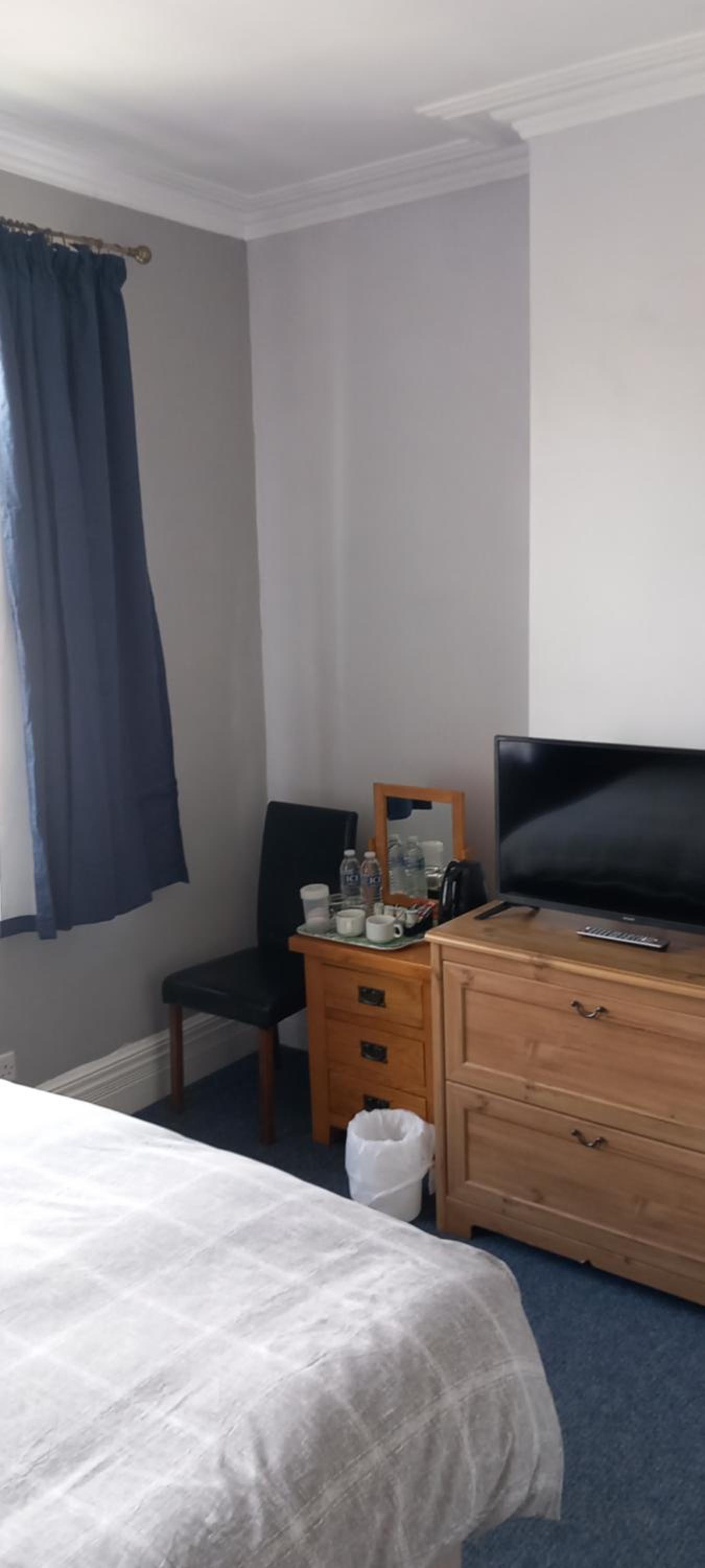Standard Single or Double Room - Photo 5