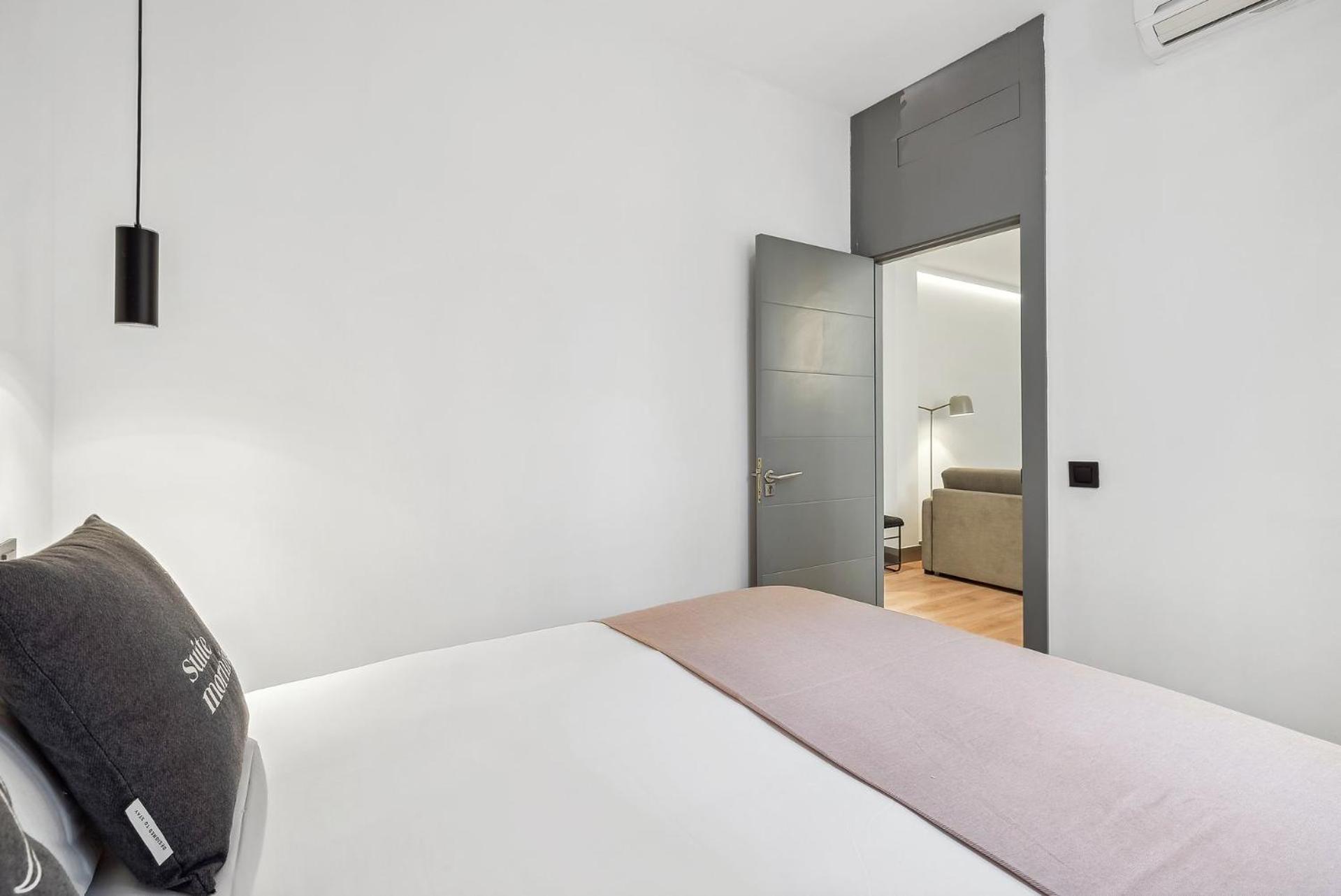 One-Bedroom Apartment photo 2