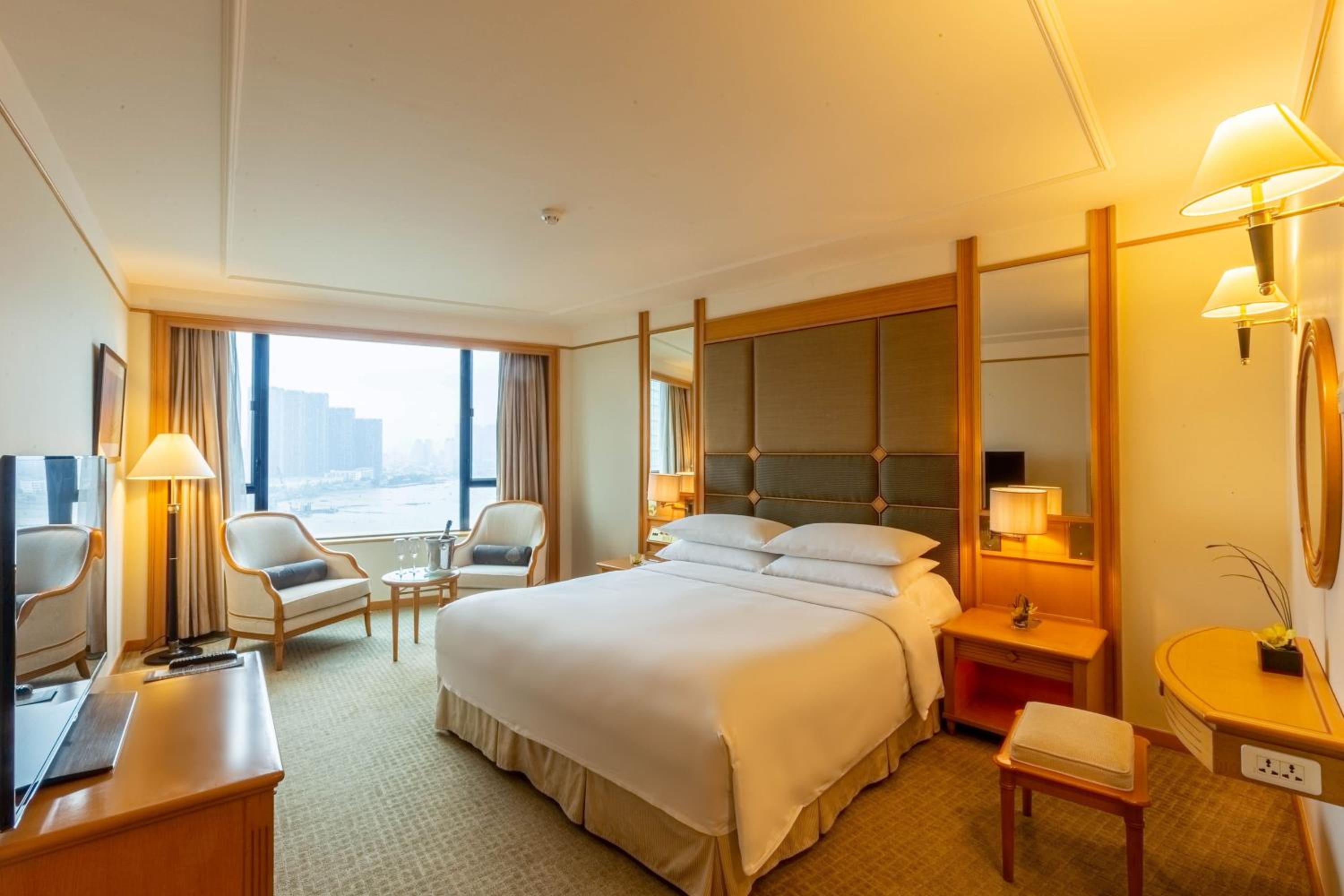 Executive Suite, Club level, Suite, 1 King, River view