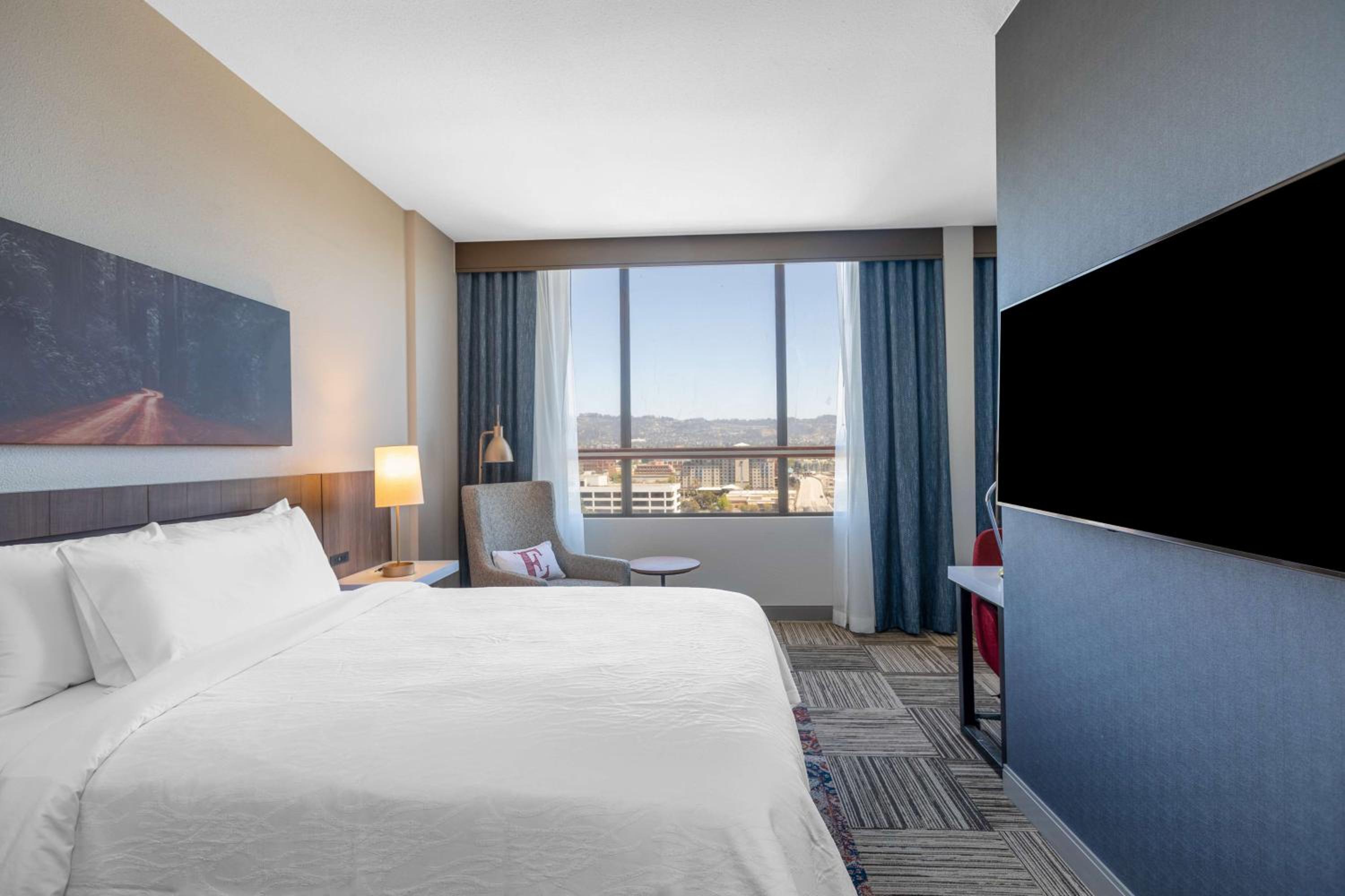 King Room with Mountain View - Photo 3