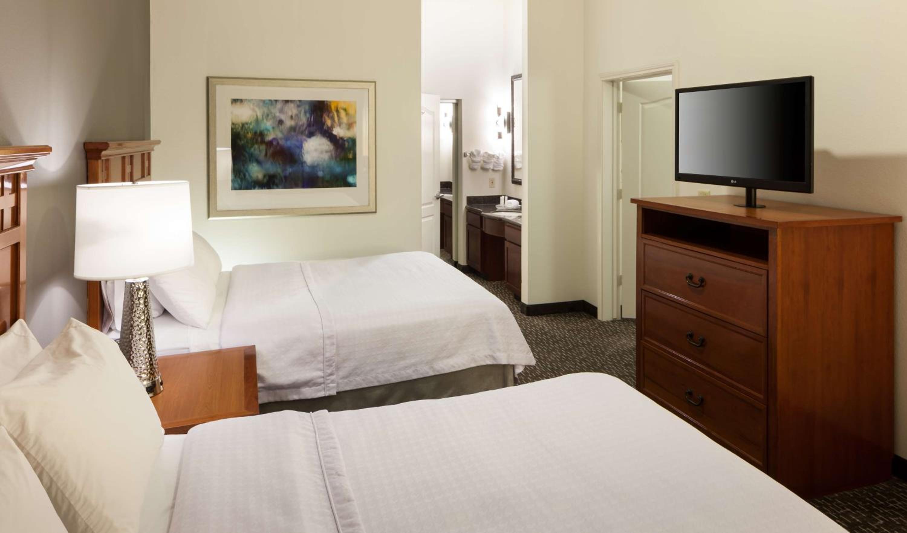One-Bedroom Queen Suite with Two Queen Beds - Non-Smoking - Photo 1