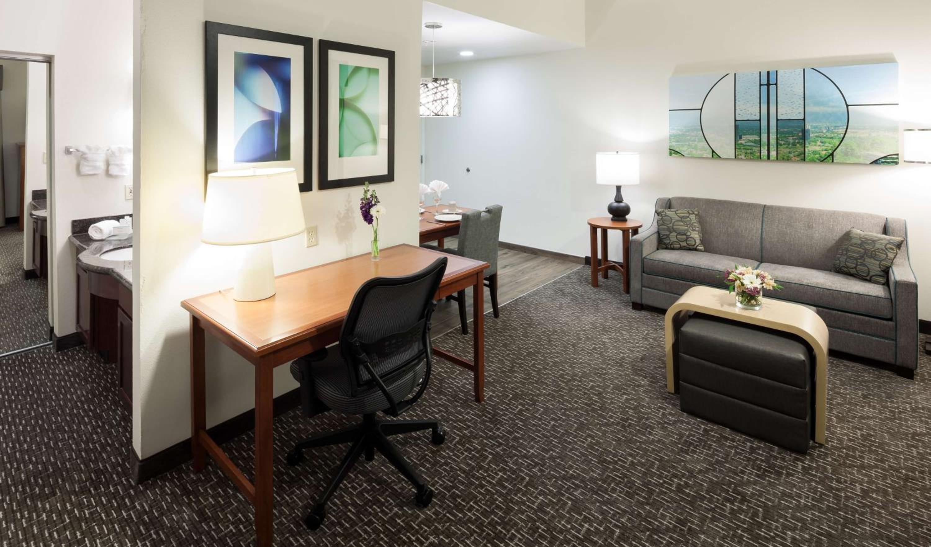 King Studio Suite - Non-Smoking - Photo 3