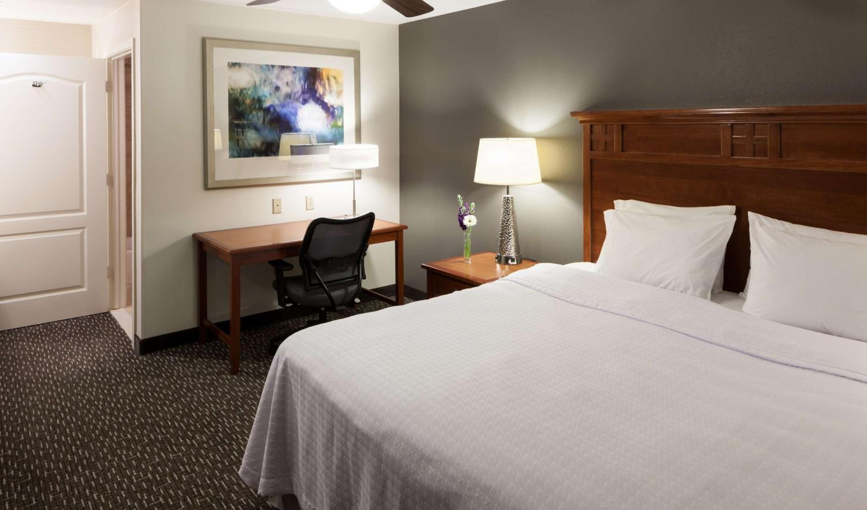 One-Bedroom King Suite - Non-Smoking - Photo 5
