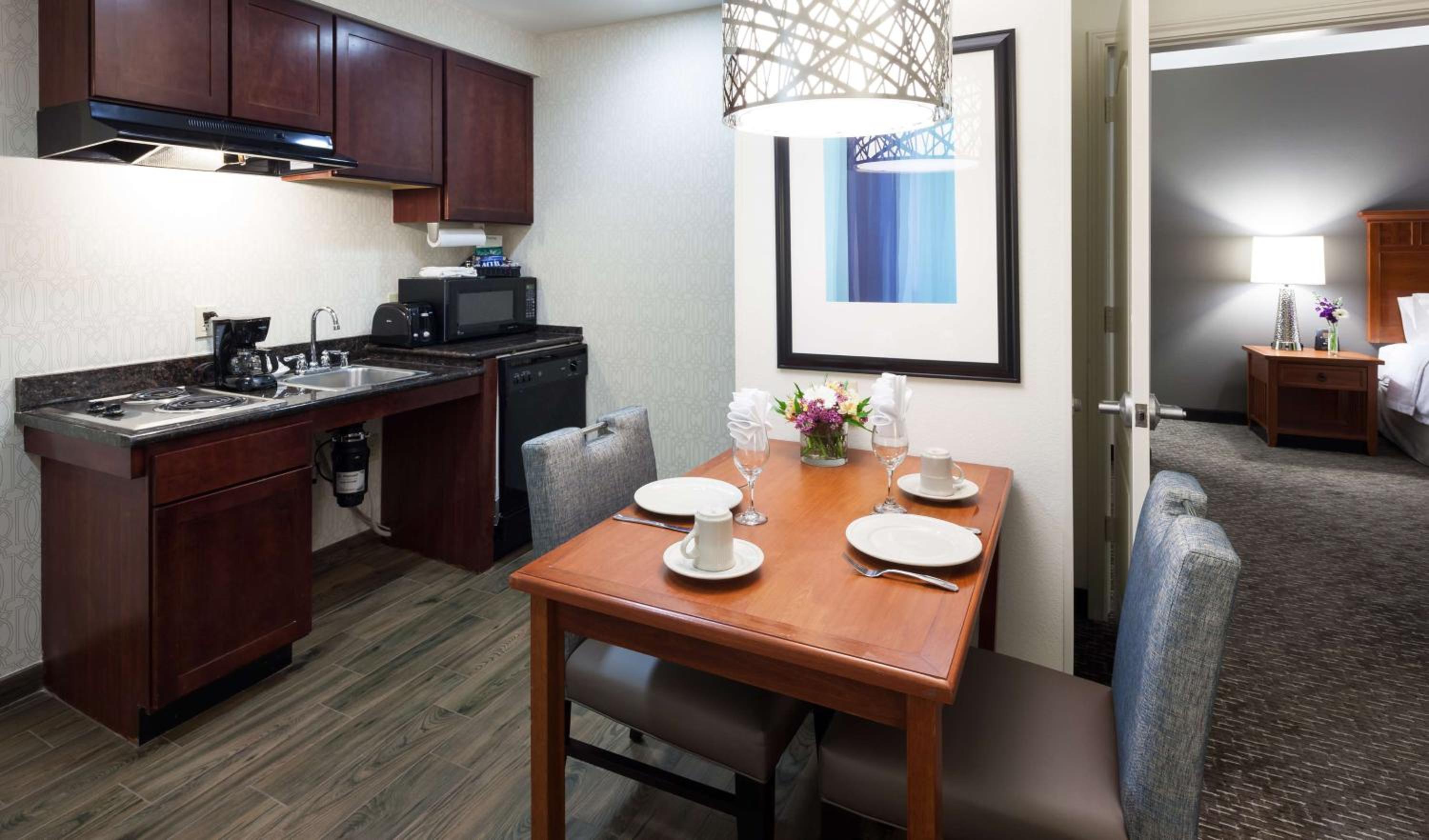 One-Bedroom King Suite - Non-Smoking - Photo 2